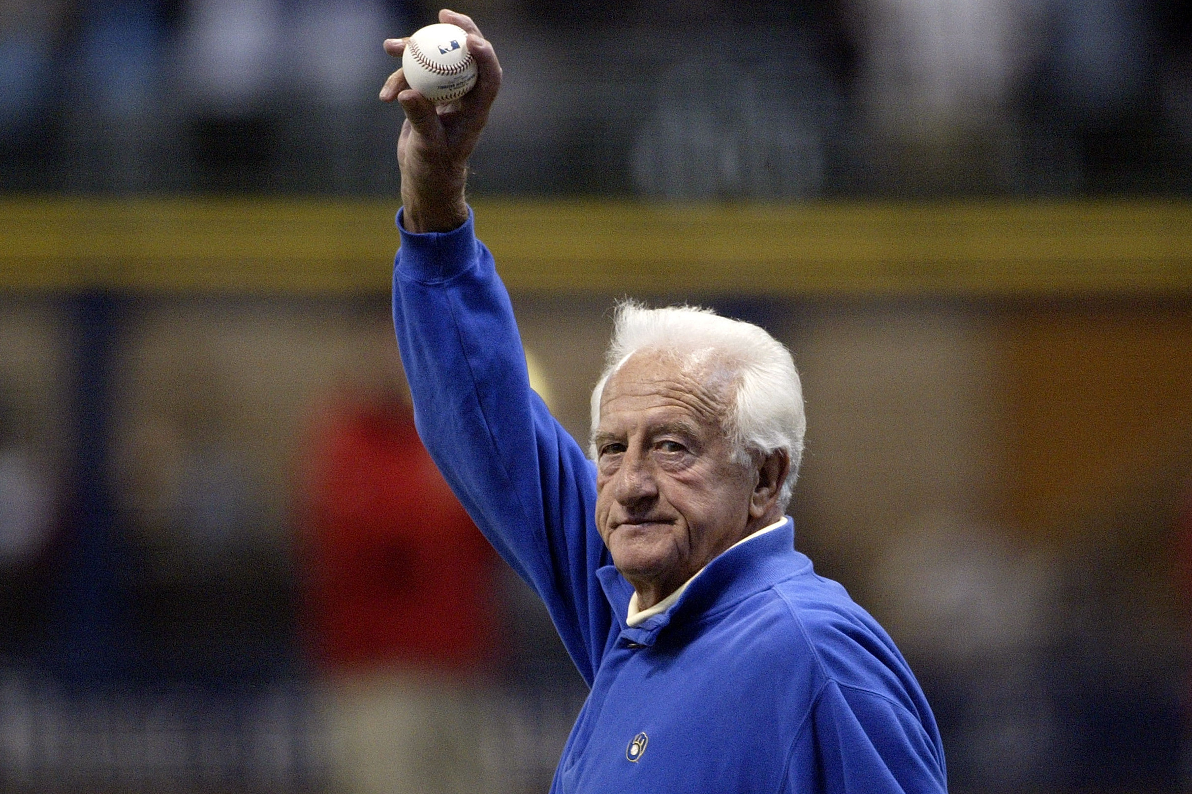 Milwaukee Brewers Honor Bob Uecker and Fans with Statue