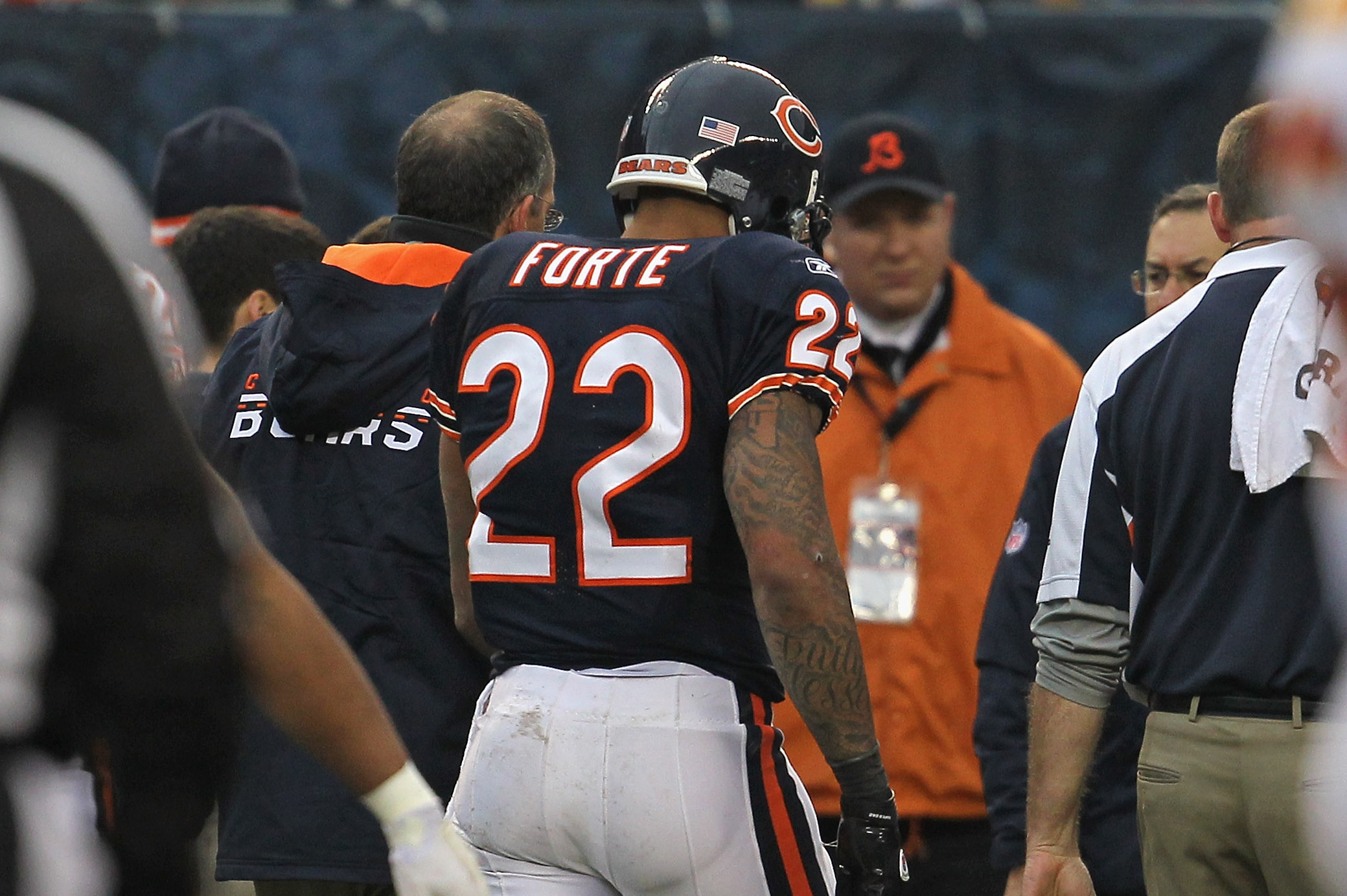 Chicago Bears on X: Here's a photo of RB Matt Forte signing his new 4-year  contract today at Halas Hall. #Bears  / X