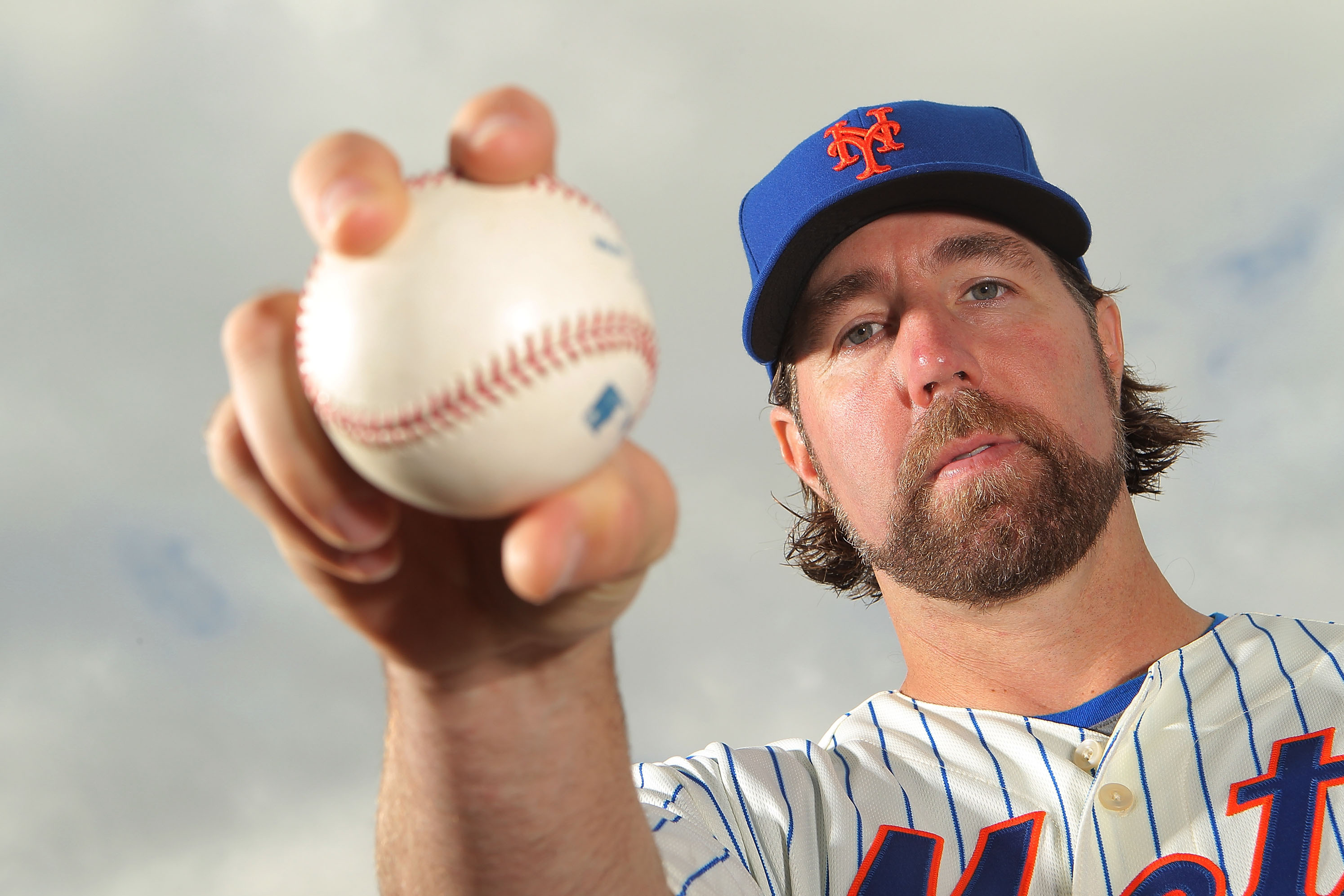 NY Mets pitcher R.A. Dickey Memoir Reveals Childhood Abuse