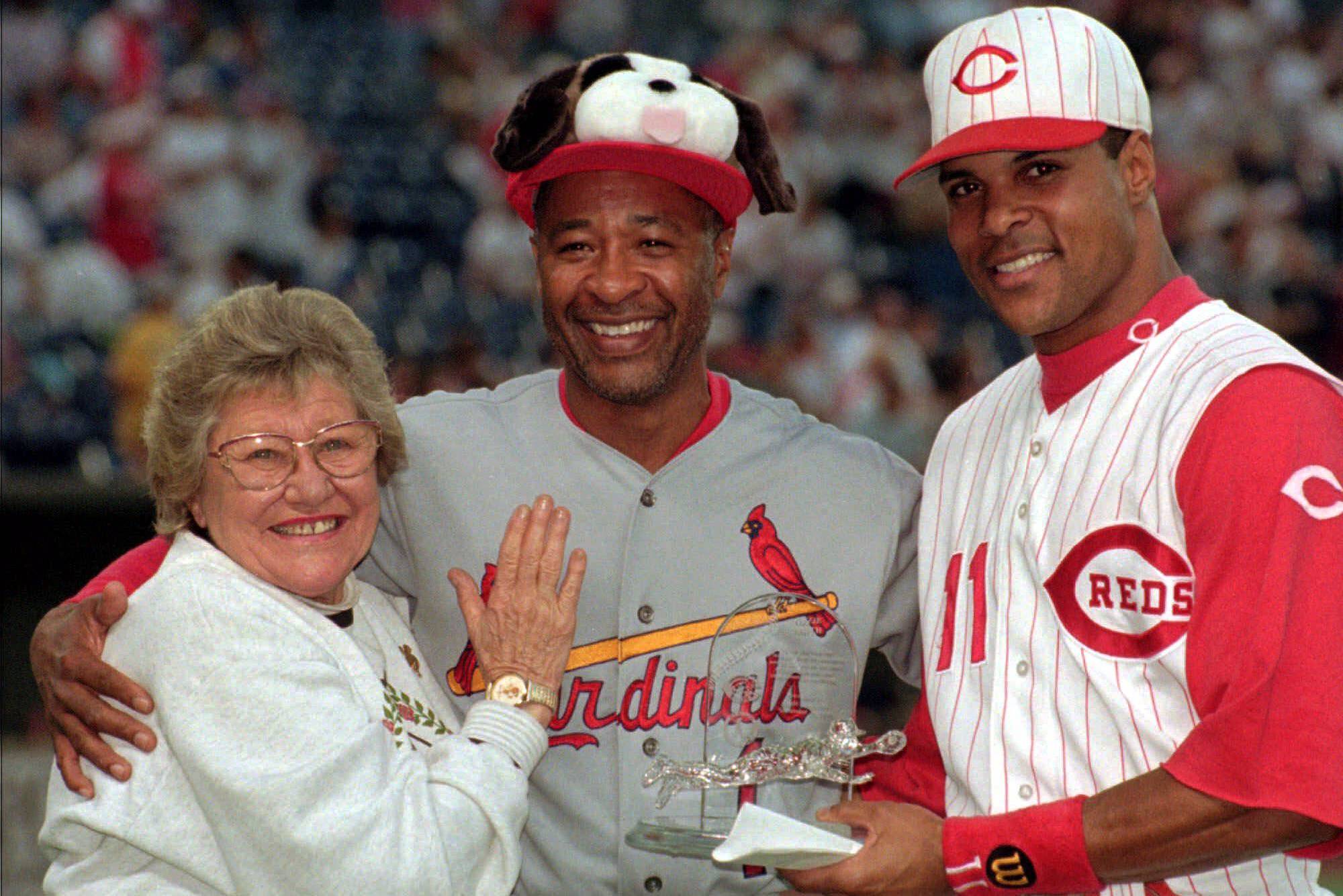 Reds' Larkin voted into Hall of Fame