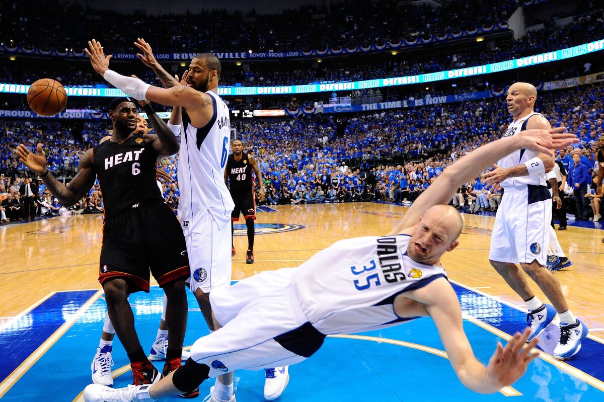 A 12-Pack of Stories from a Lifelong Dallas Mavericks Fan | Bleacher