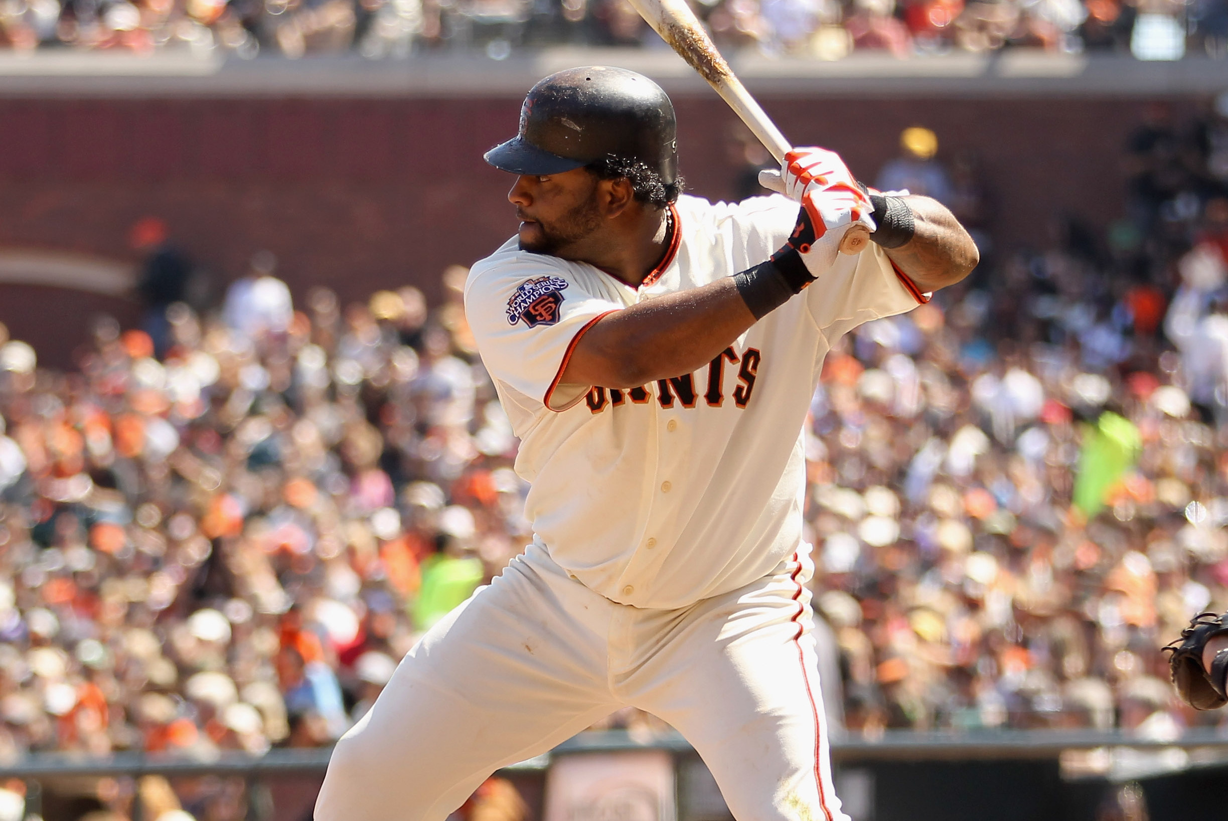 Pablo Sandoval has broken hamate bone in his left wrist 