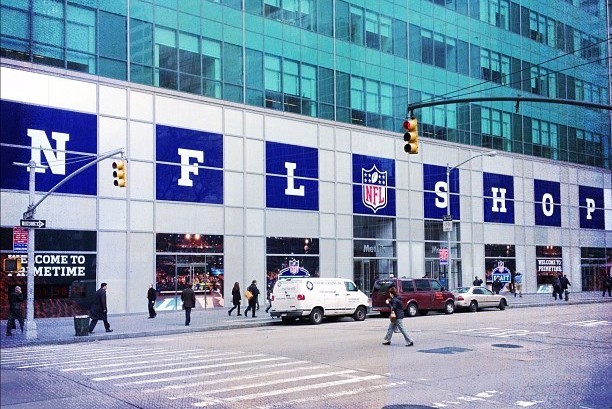 NFL SHOP AT DRAFT - CLOSED - 24 Photos - 1095 Ave, New York, New York -  Sports Wear - Phone Number - Yelp