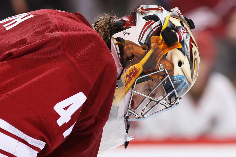 Arizona Coyotes: Mike Smith Wins Player Of The Game Belt After Shutout