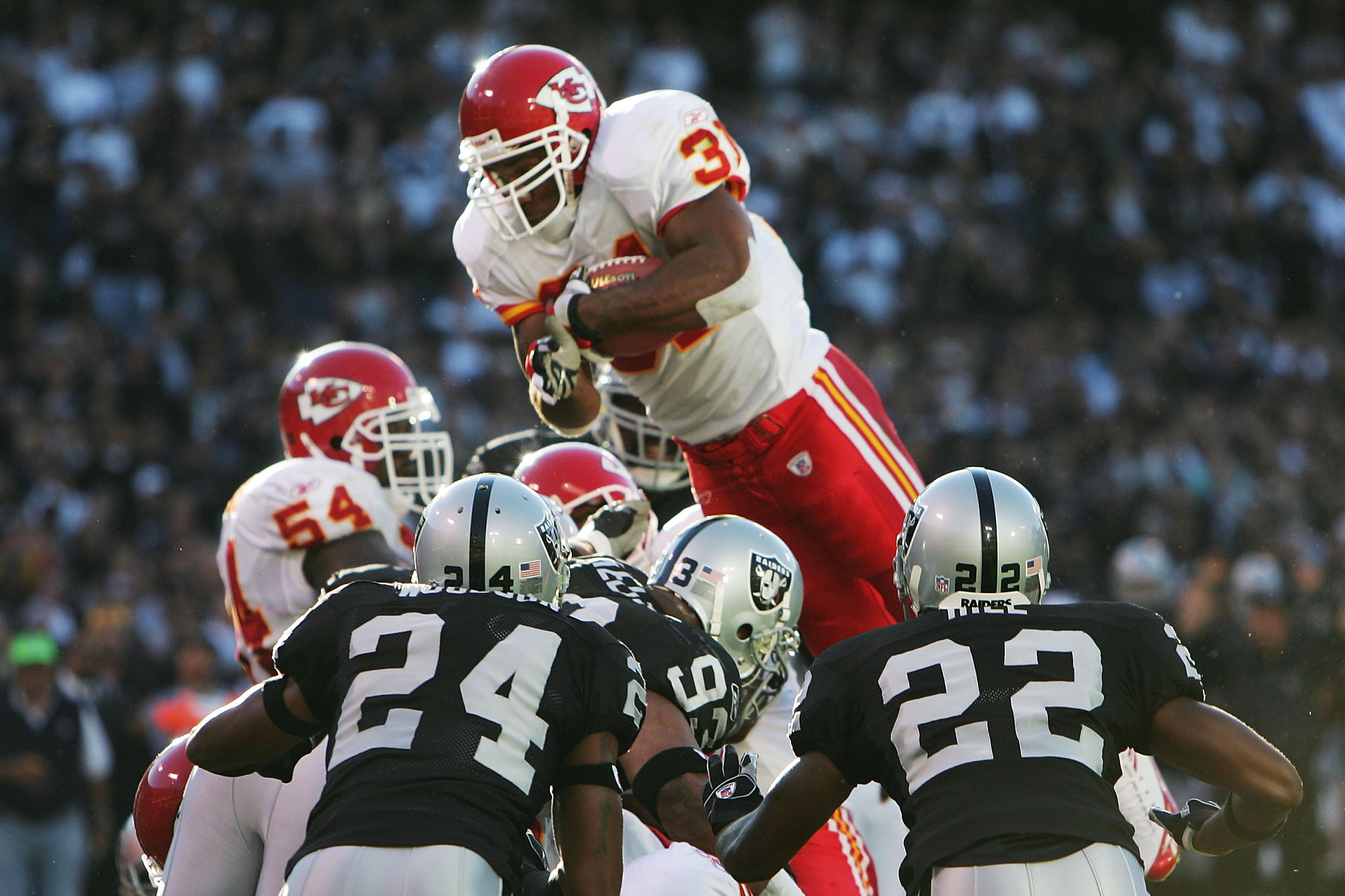 The 25 Best NFL Running Back Seasons in the Last 25 Years - 3. Priest Holmes,  Kansas City Chiefs (2002)