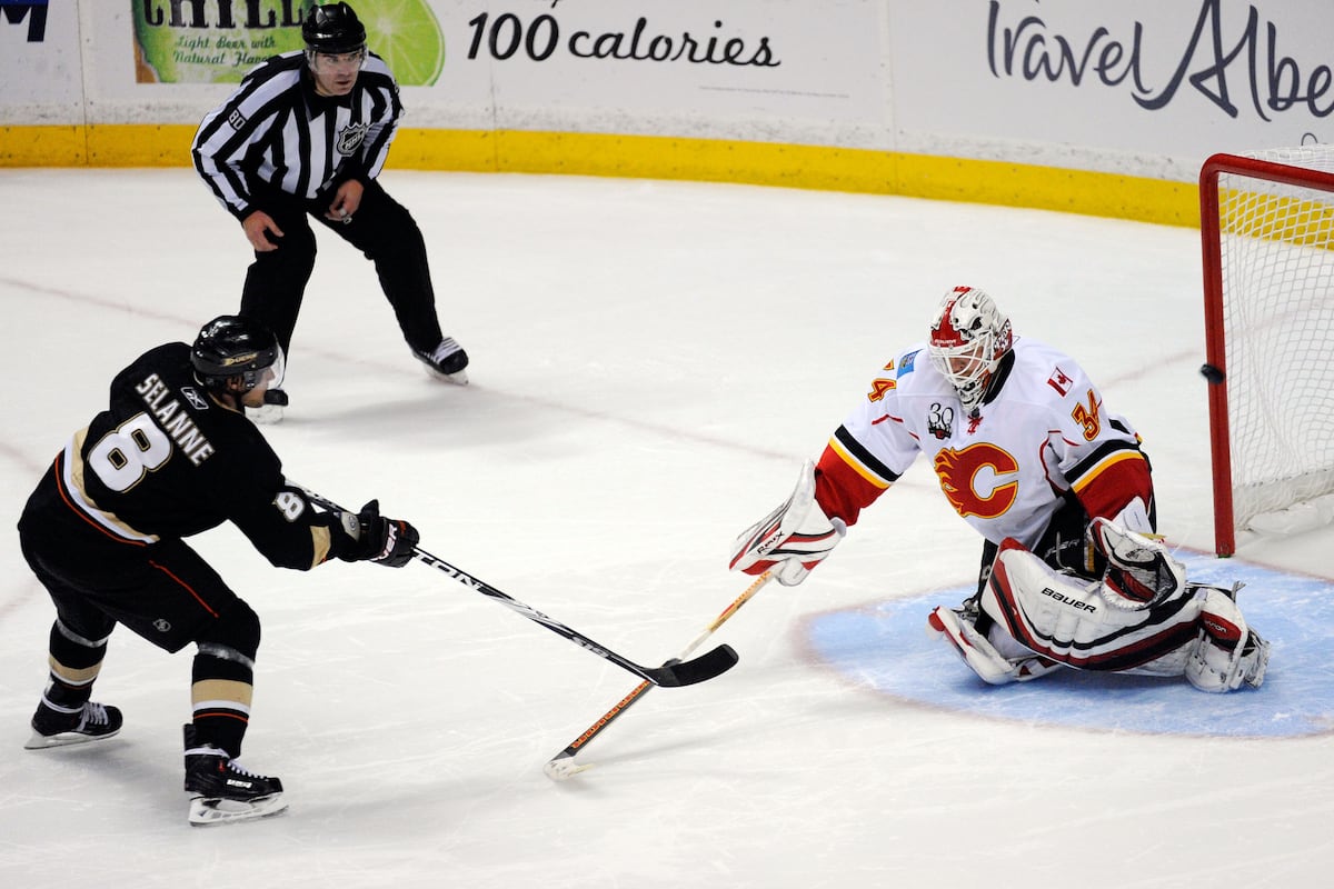 Calgary Flames Close out Season This Afternoon; Is It Teemu Selanne's