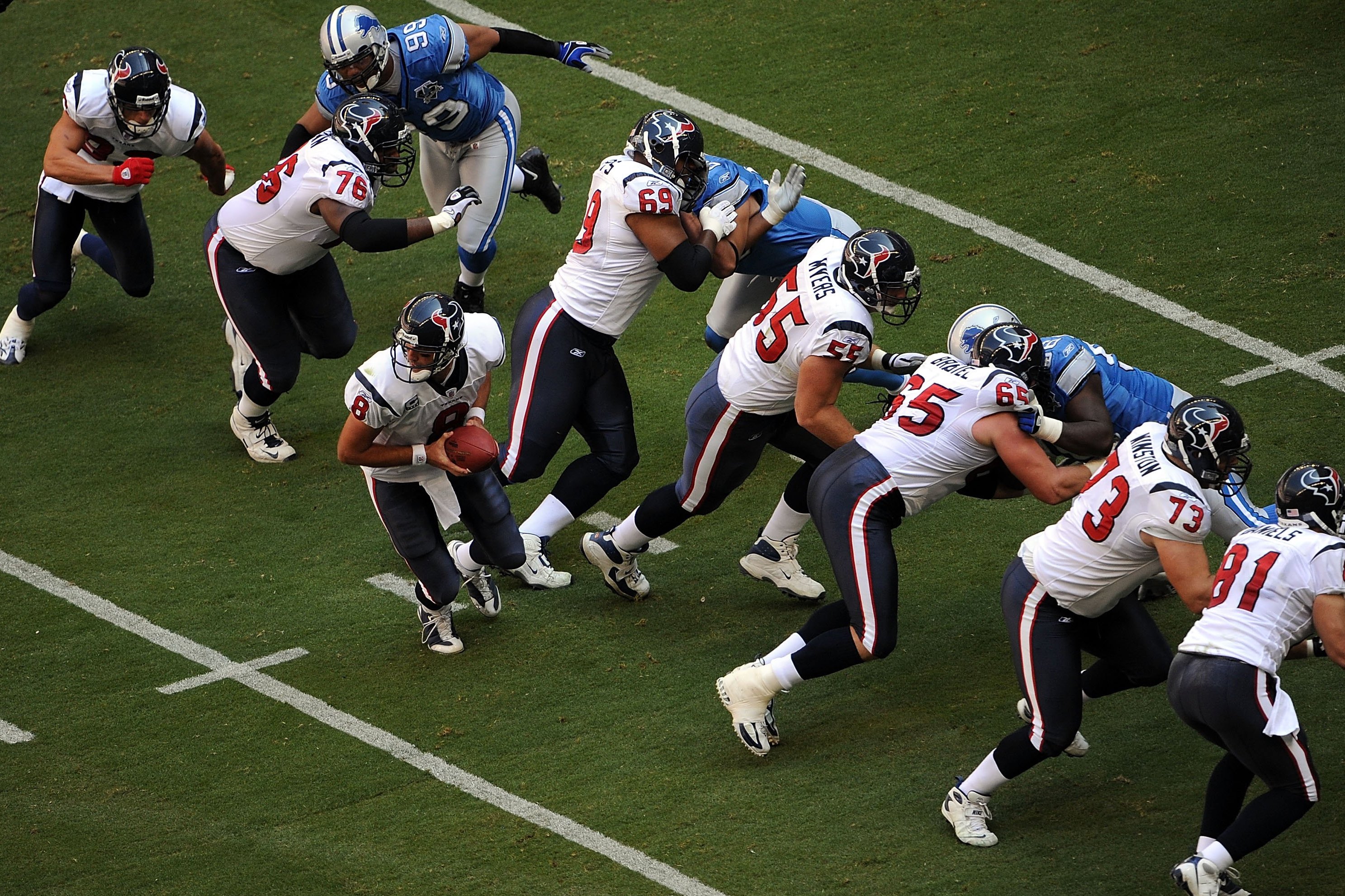 Texans' offensive line improving recently