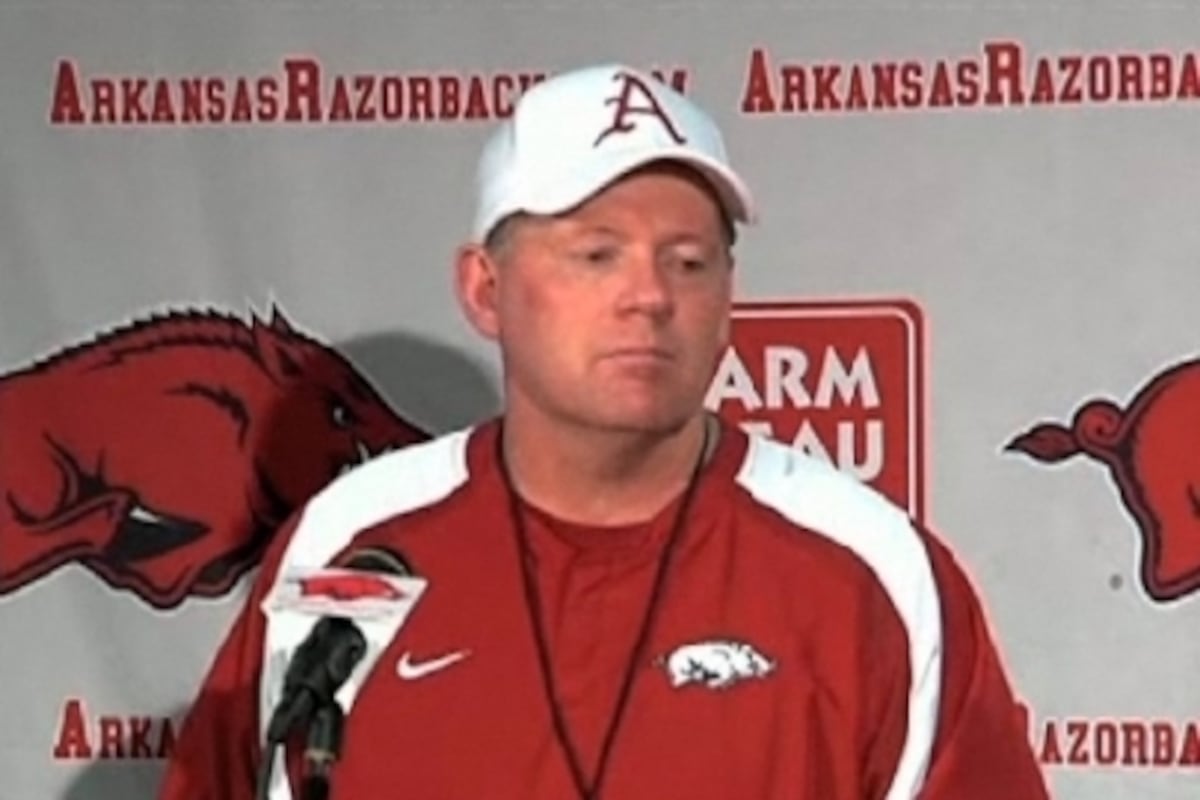 Bobby Petrino: Why Arkansas Football Coach Should Stay | News, Scores