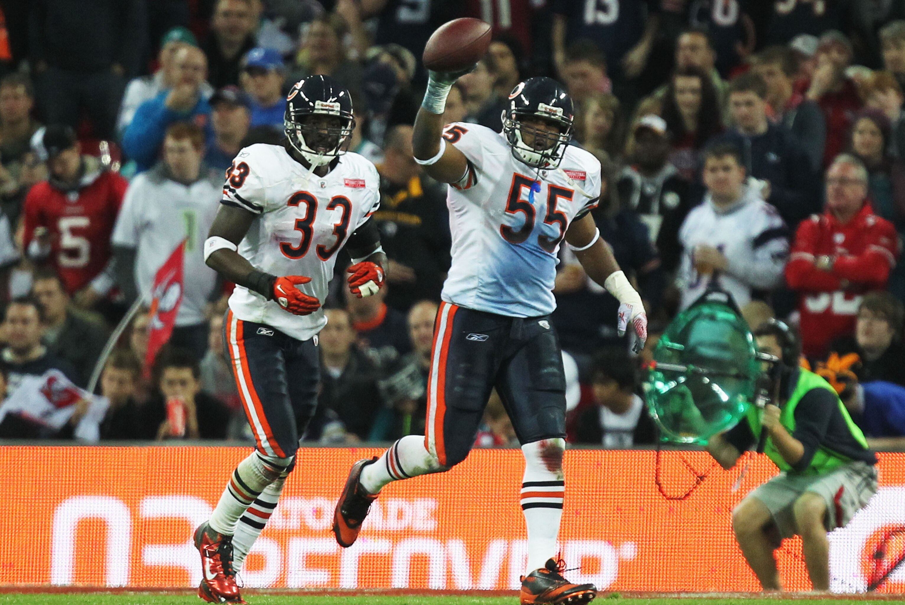 how-lance-briggs-extension-will-impact-matt-forte-s-future-news-scores-highlights-stats-and-rumors-bleacher-report