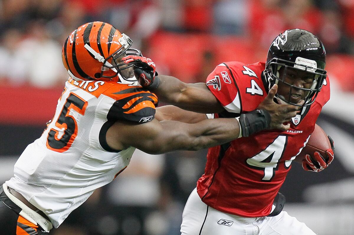 Cincinnati Bengals Trade LB Keith Rivers to Giants, Make More Roster