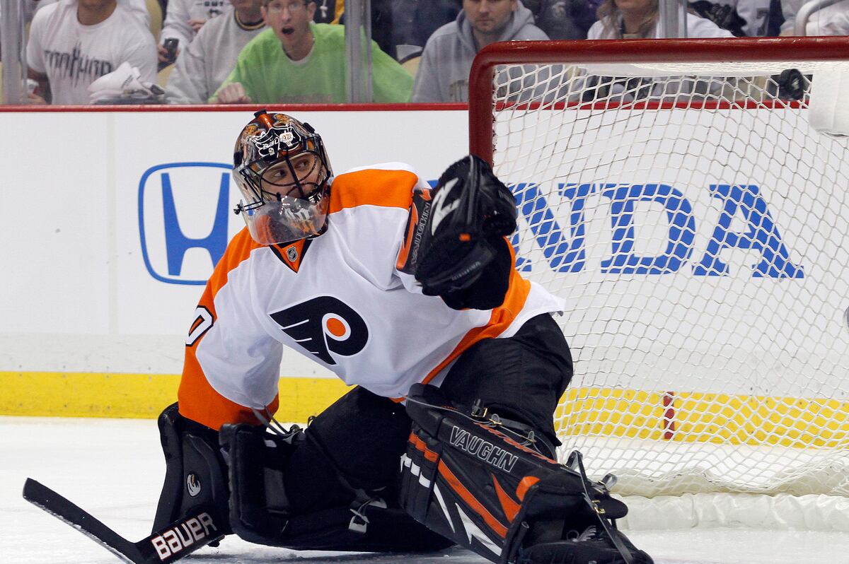 NHL Playoffs 2012: Ilya Bryzgalov Shows He's Not Afraid of Bears Either ...
