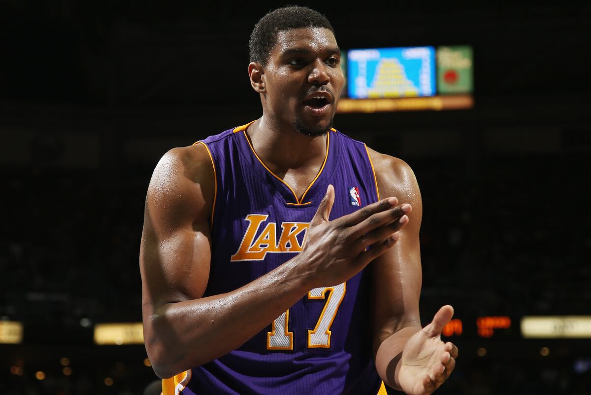 Andrew Bynum: Mike Brown Must Proceed with Caution in ...