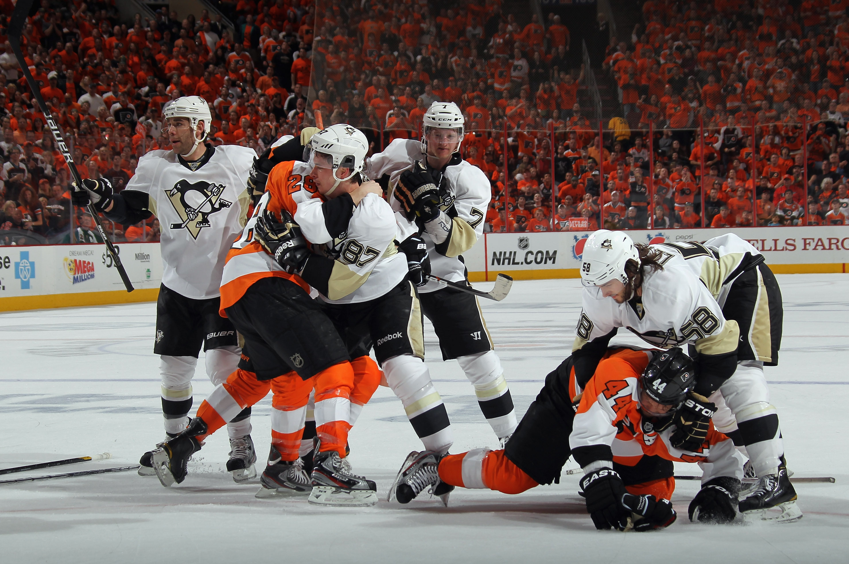 Was this moment, during the 2012 playoffs Pen vs Flyers playoff series,  that I fell in love with the Flyers and became a fan. : r/Flyers