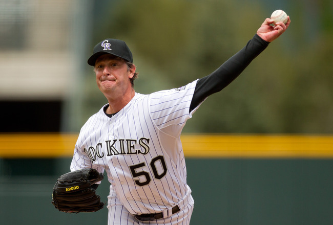 Commentary: Rockies pitcher Jamie Moyer pushing right buttons as