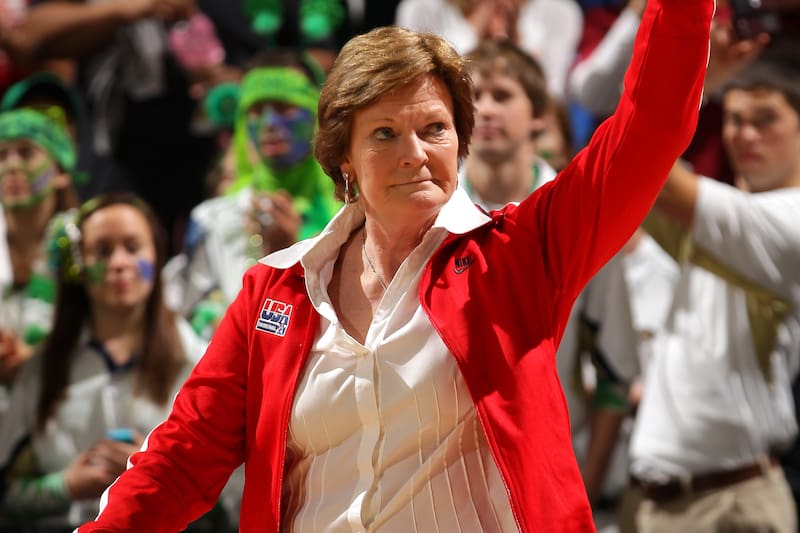 Tennessee Announces Pat Summitt Steps Down Names Holly Warlick