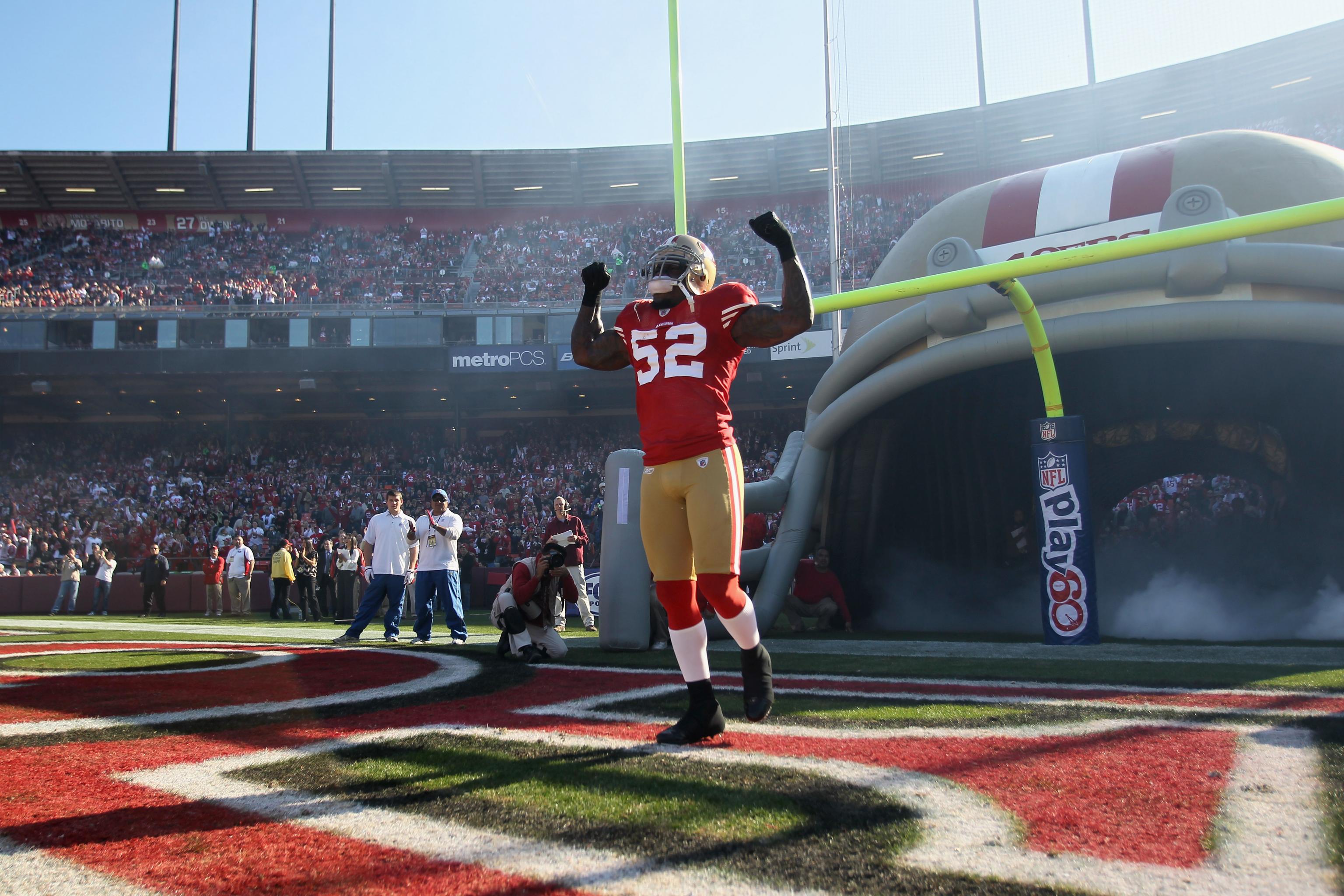 Patrick Willis of the San Francisco 49ers looks on before the game News  Photo - Getty Images