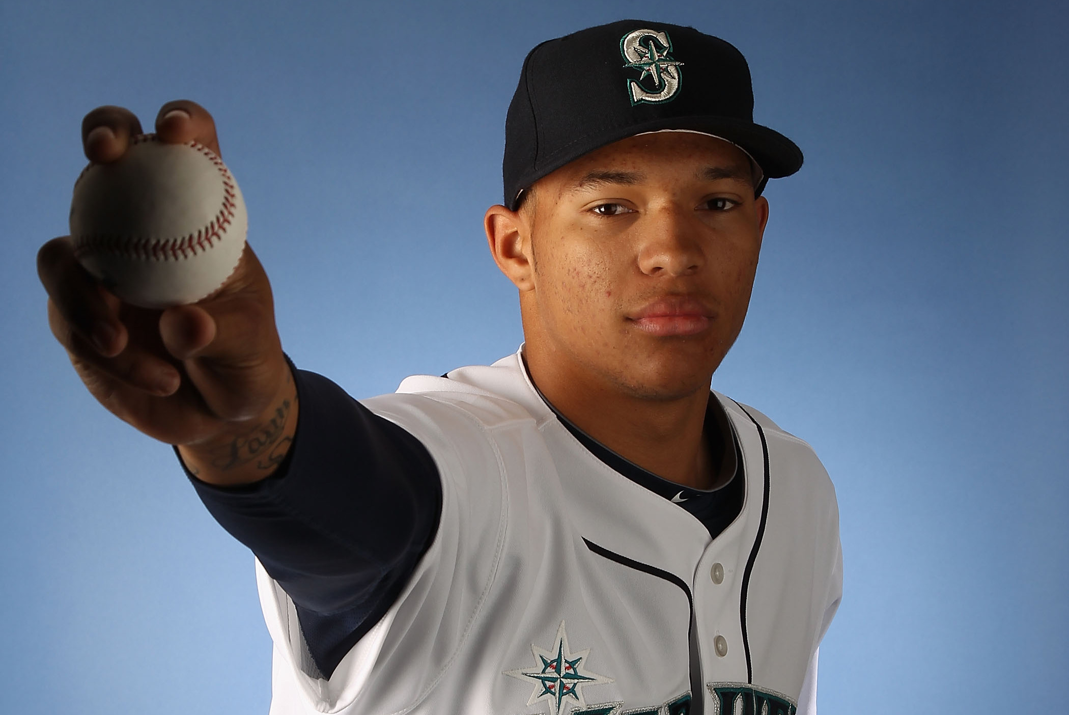 Mariners pitcher Felix Hernandez leaves rehab start with Rainiers