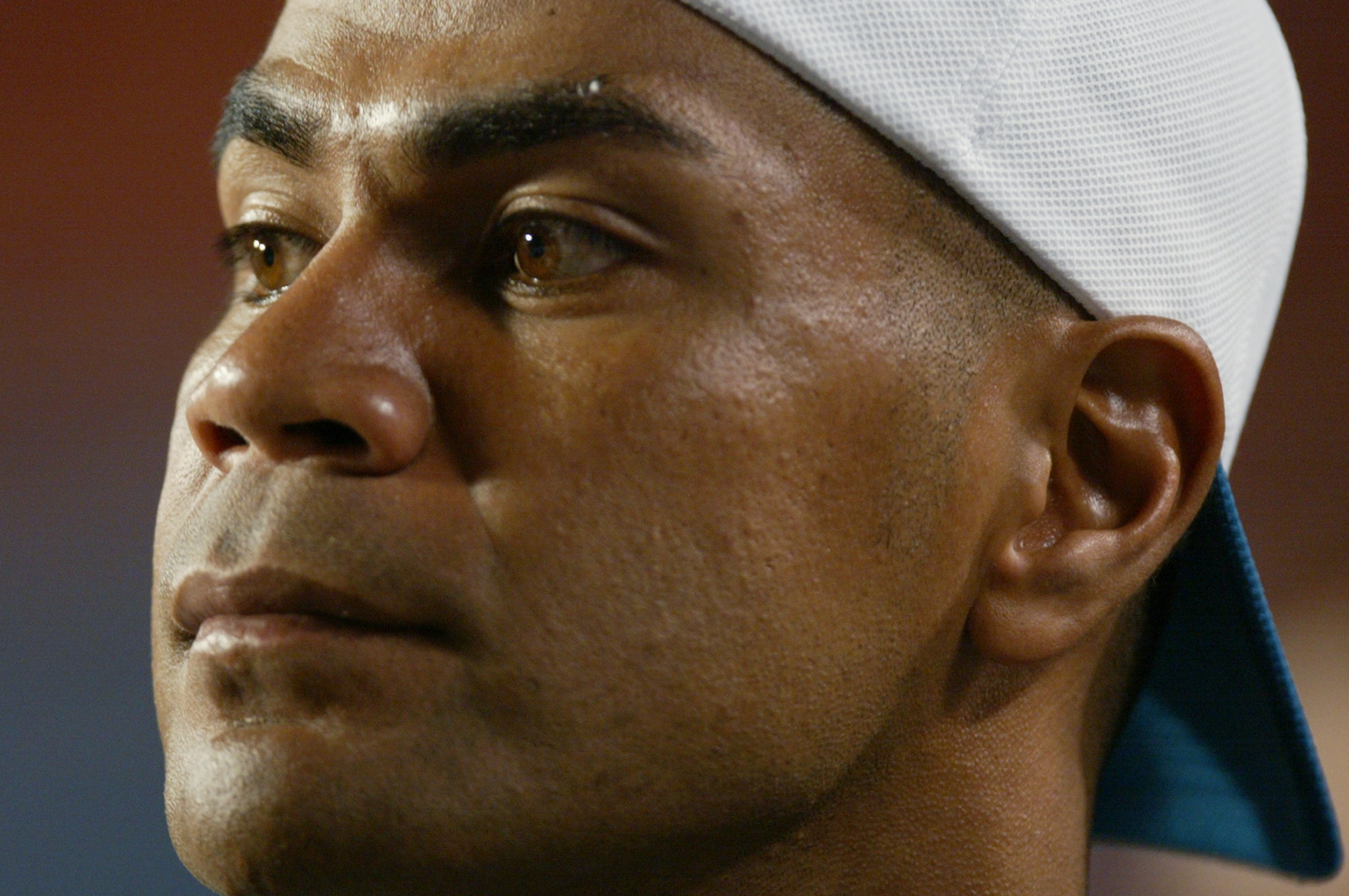 Junior Seau's home burglarized only 5 days after he committed suicide 