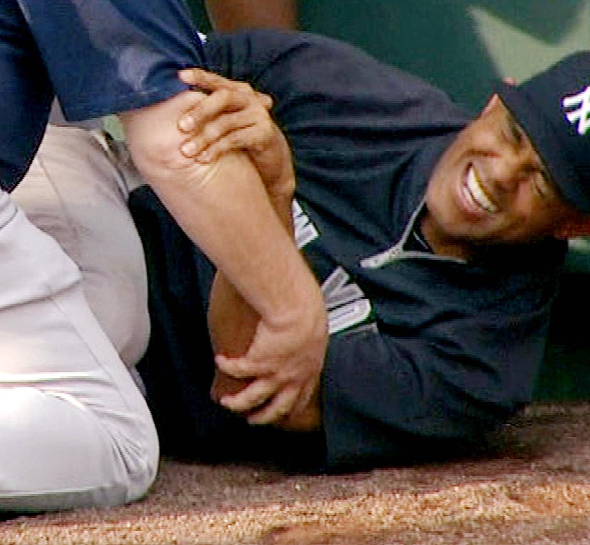 Baseball In Pics on X: Mariano Rivera falls to his knees after