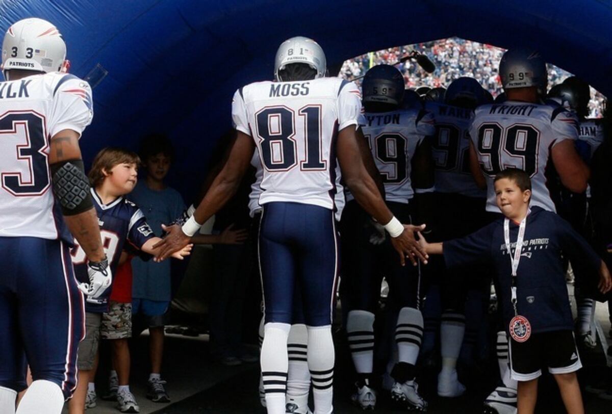 Randy Moss New England Patriots: What Really Happened Behind the Scenes