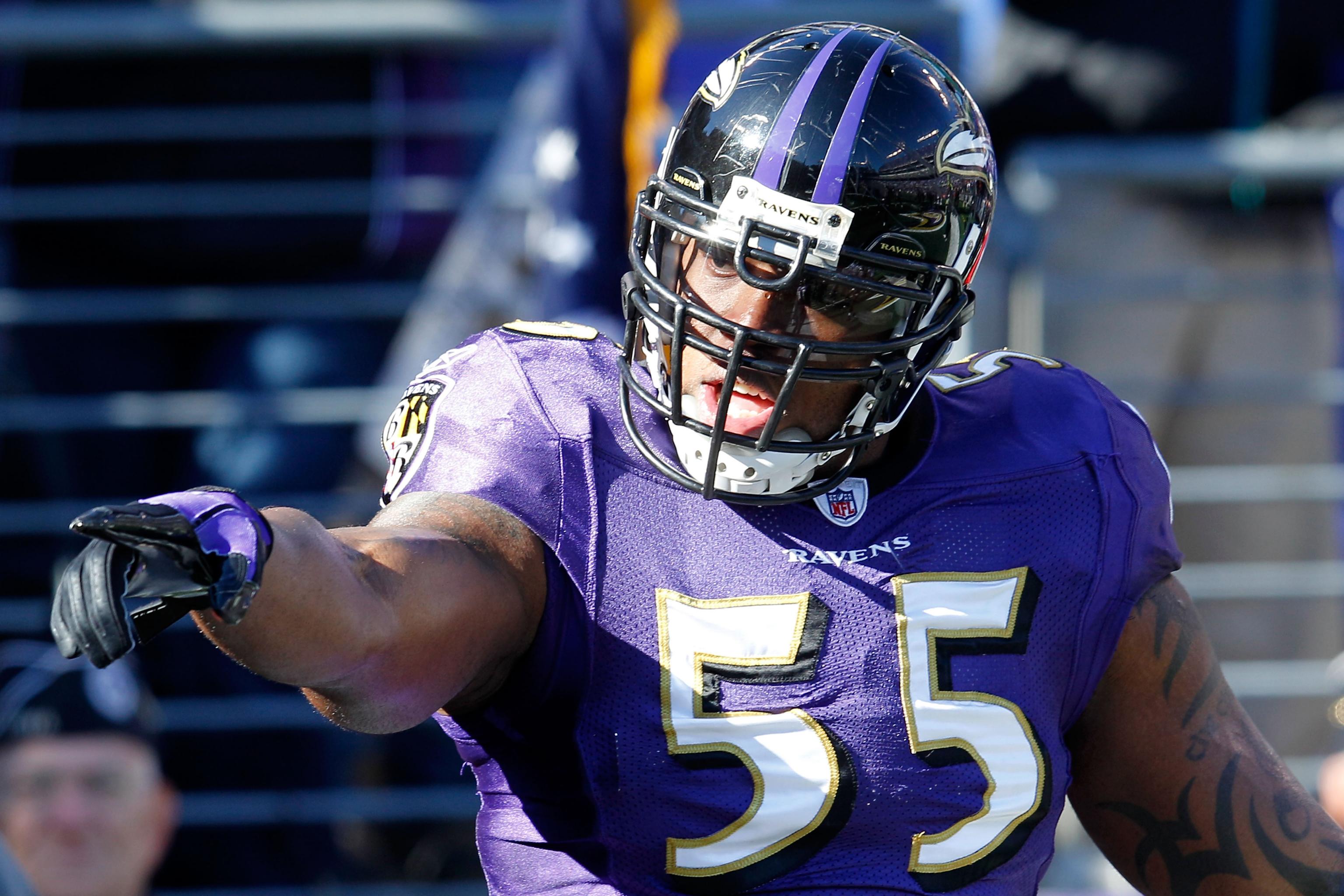 Baltimore Ravens' GM: Terrell Suggs 'definitely a guy that we want back' 