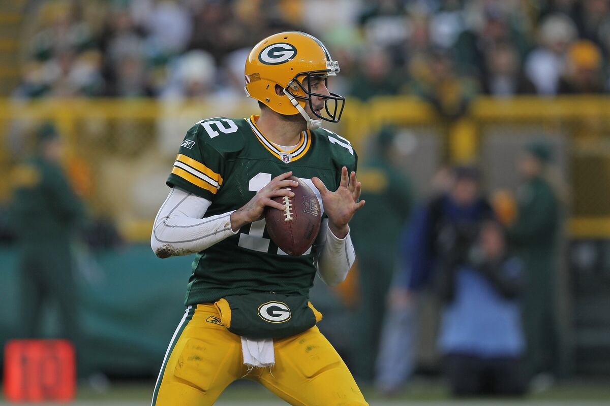 Aaron Rodgers A Thorough Description Why He�s the Best
