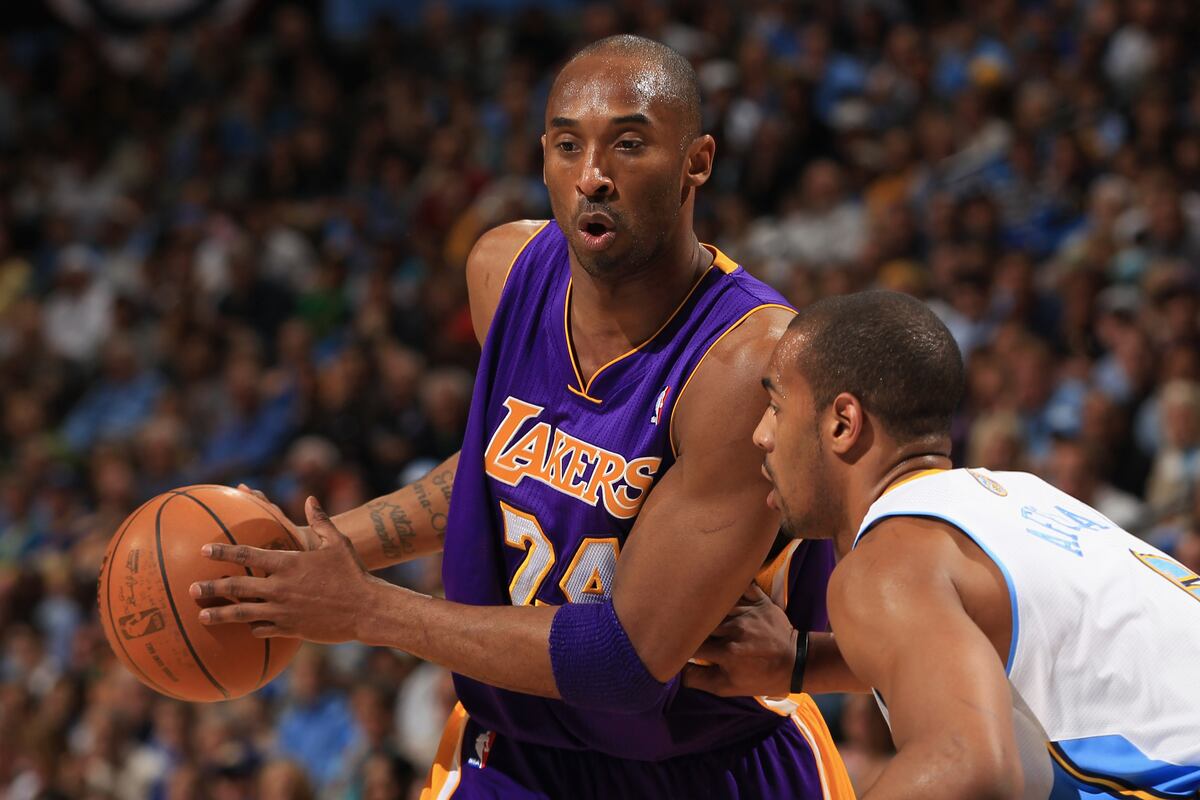 Kobe Bryant Lakers Star Won't Let Illness Deter Him from Closing out