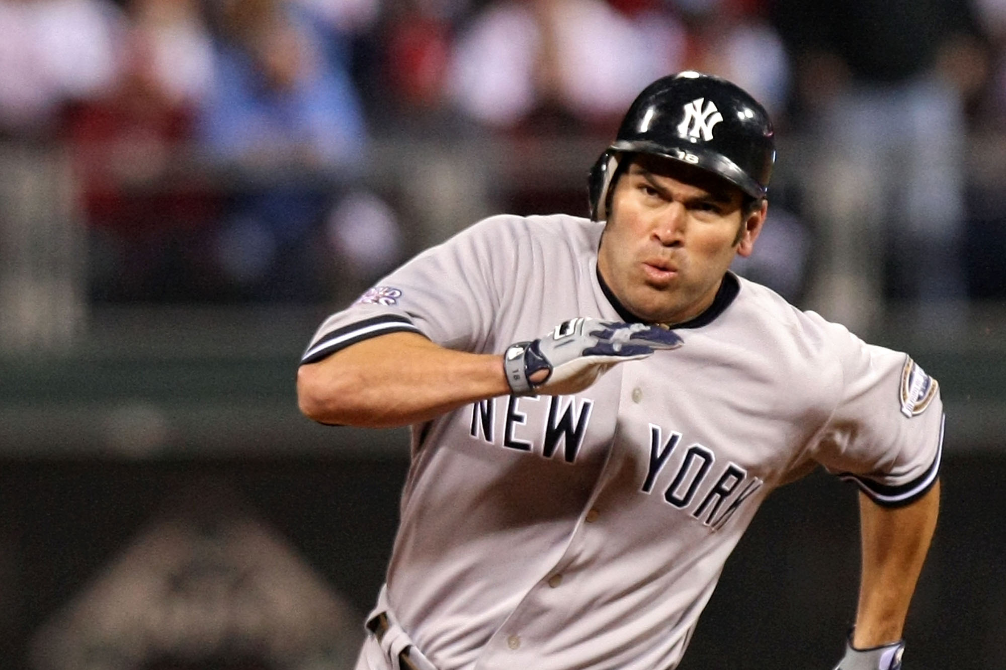 Ex-Yankees OF Johnny Damon suited up for the Savannah Bananas 