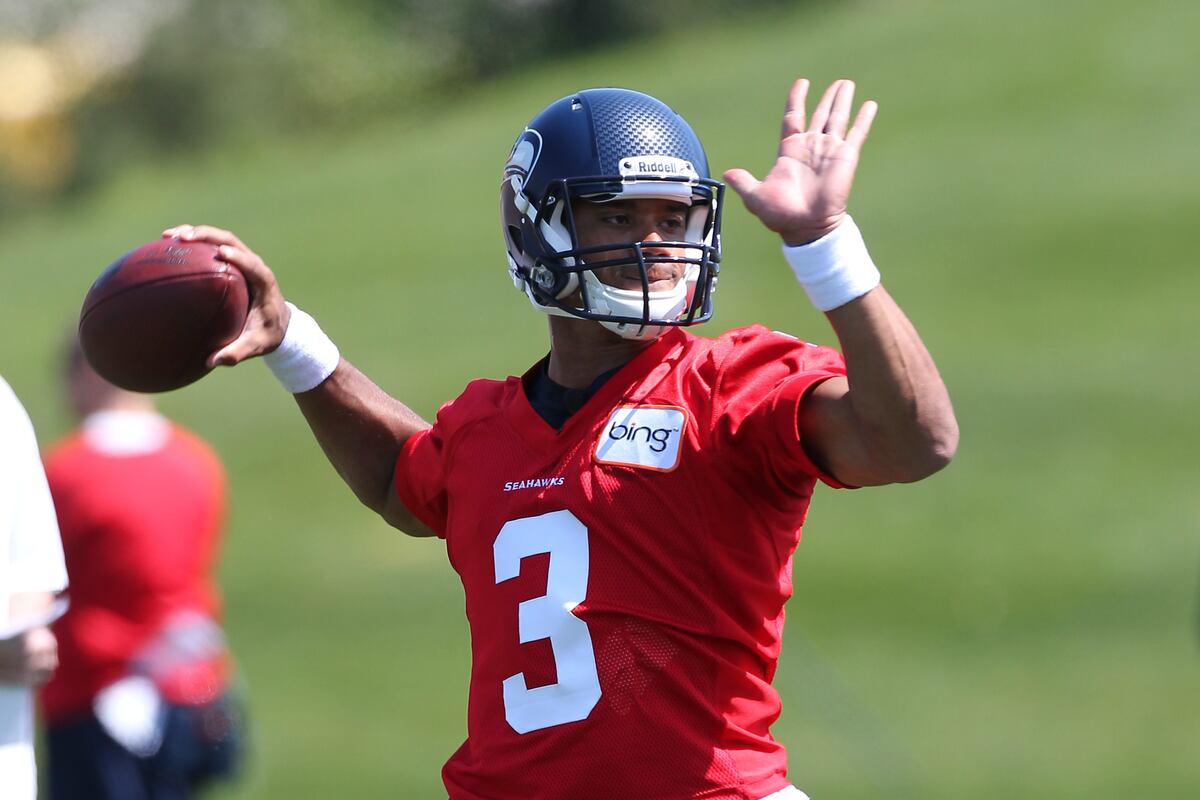 Seattle Seahawks Having Many QBs Compete Is a Good Thing for Pete
