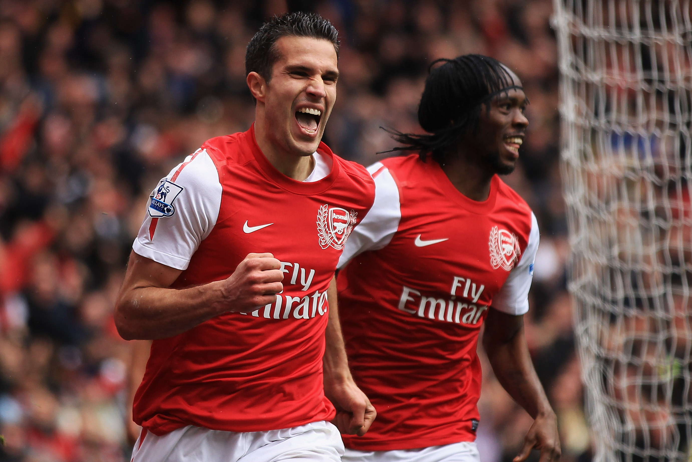 Arsenal FC: Offering Robin Van Persie a Record Contract Shows ...
