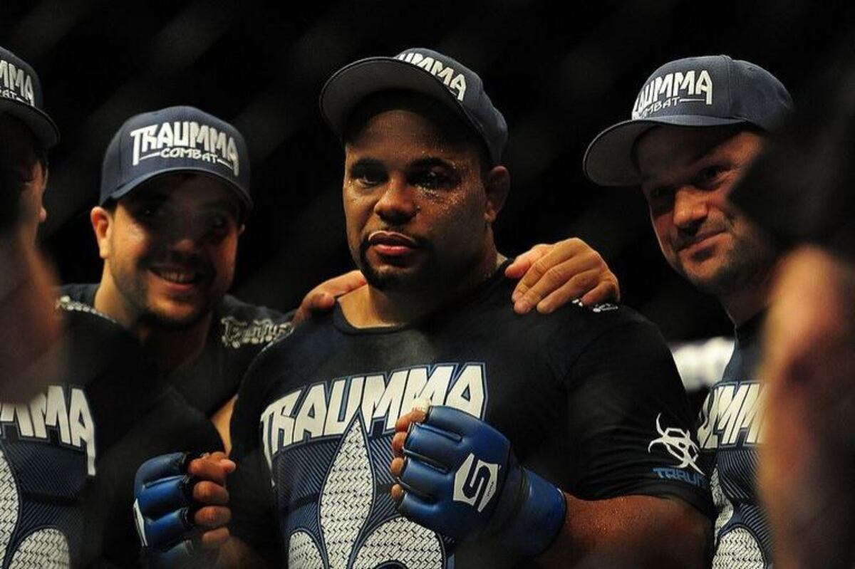 Who Should Daniel Cormier Meet in Strikeforce's Final Heavyweight Fight