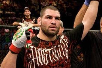 Ufc 146 Main Card Results Cain Velasquez Defeats Bigfoot Silva