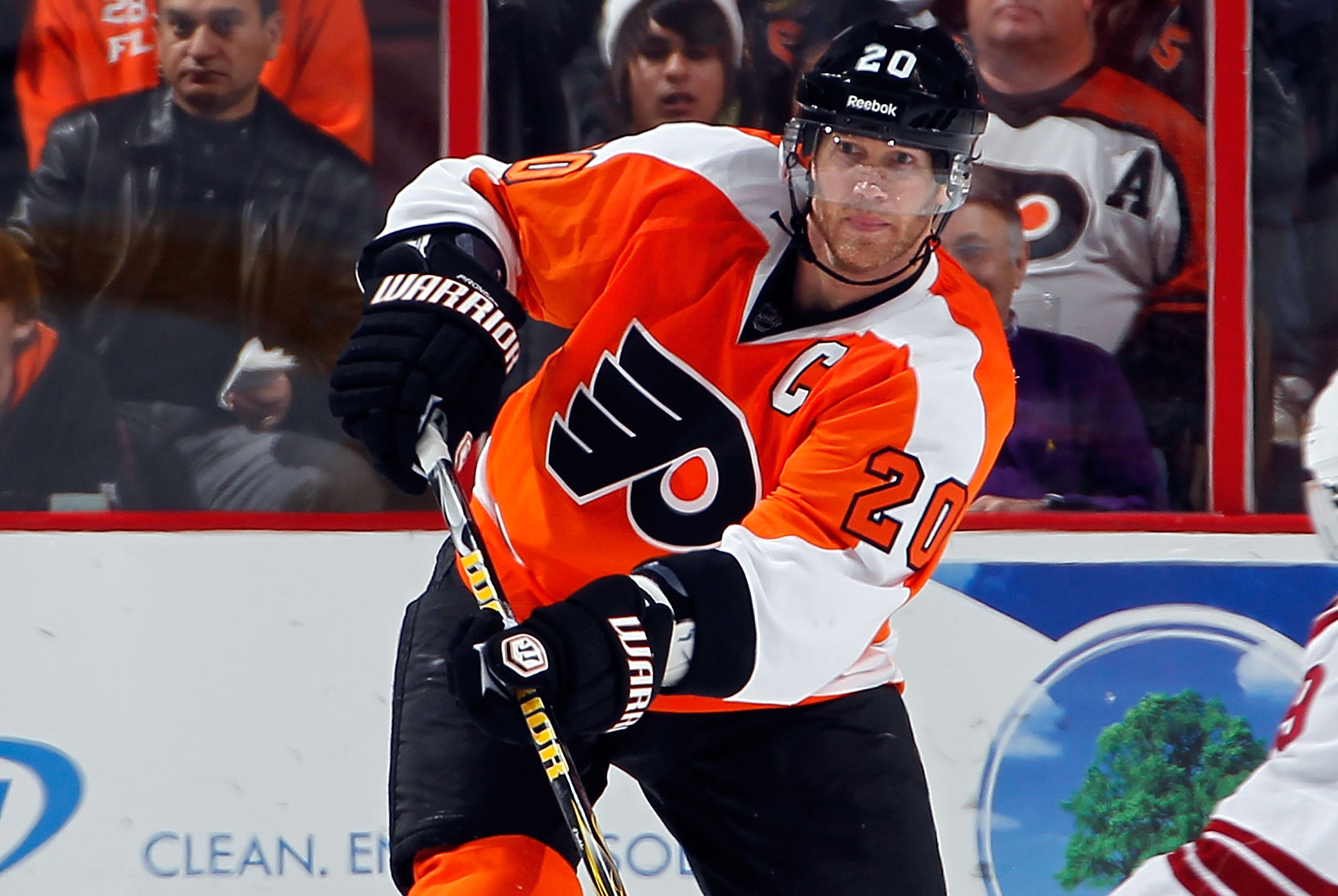 Flyers' Pronger out indefinitely