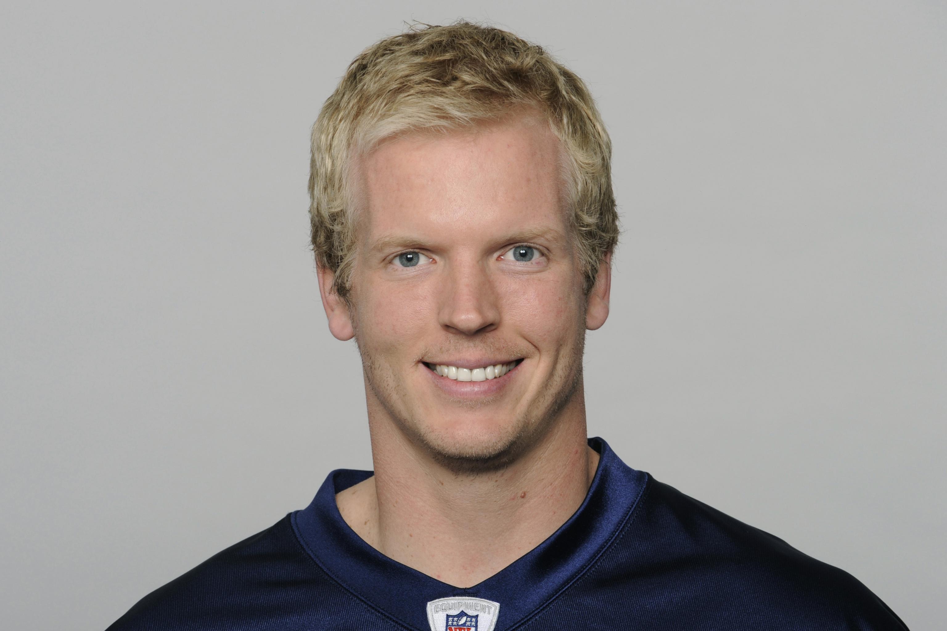 QB Chris Simms signs with NFL's Titans 