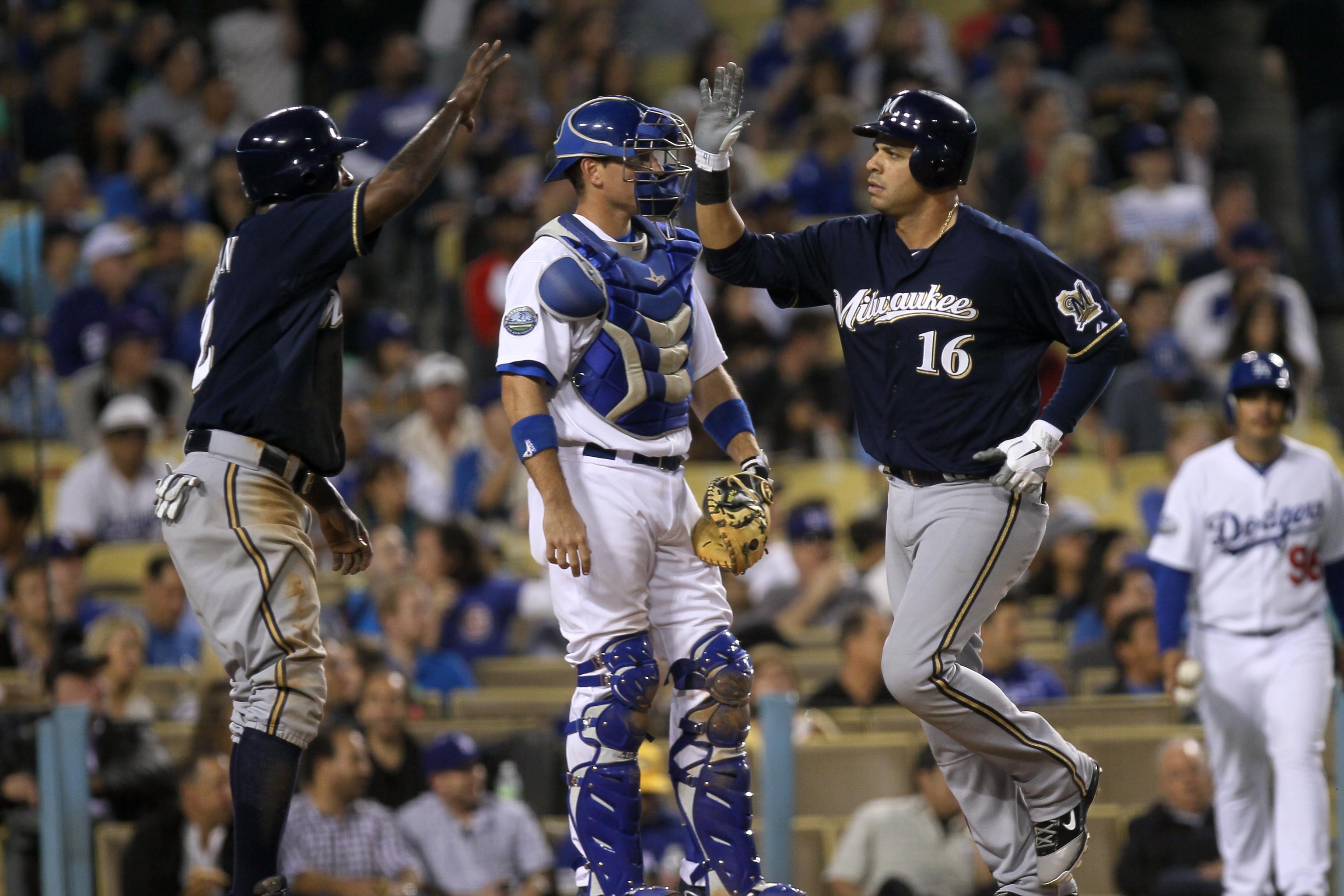 Randy Wolf, Ryan Braun help Milwaukee even series