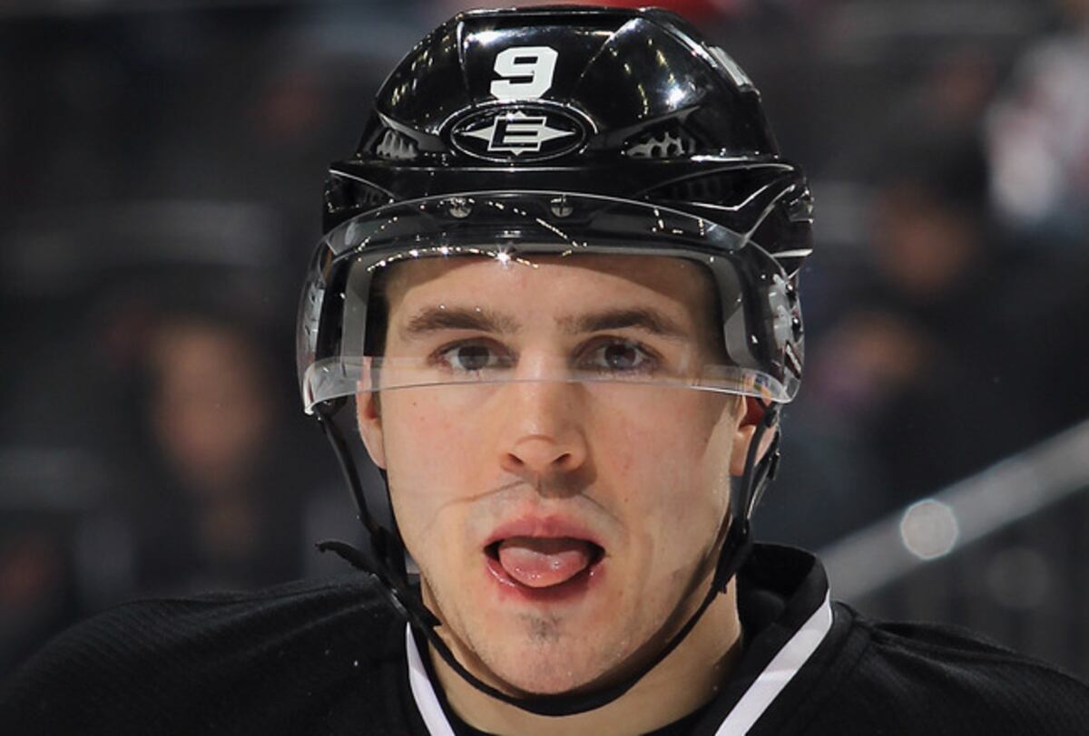 nhl  agents      sign   team heading