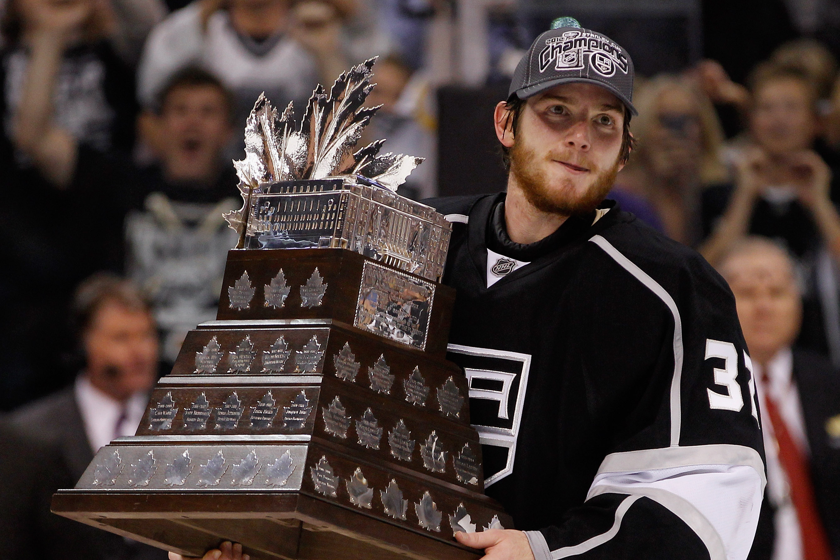 Jonathan Quick or Tim Thomas: Who Had the Better Conn Smythe Performance? | News, Scores, Highlights, Stats, and Rumors | Bleacher Report