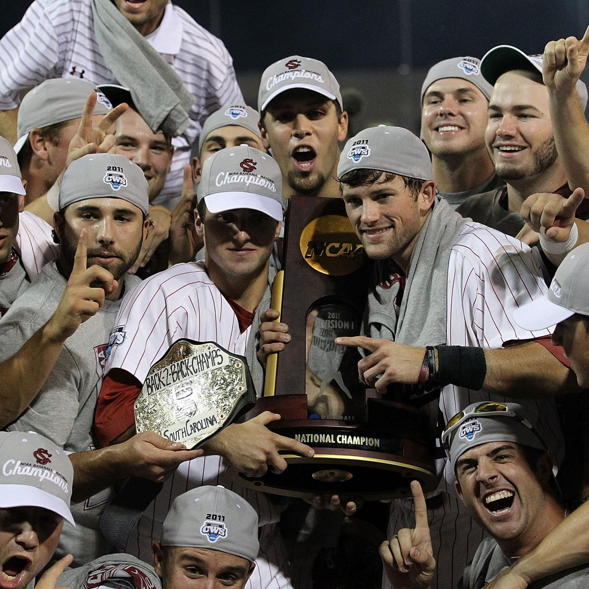 College players swinging the omaha College players swinging the omaha