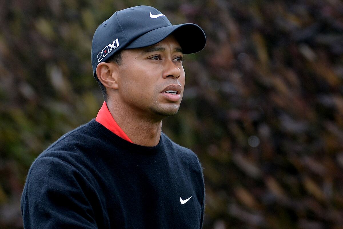 US Open Golf Scores 2012: Tiger Woods' Choke Job Proves That He's Far