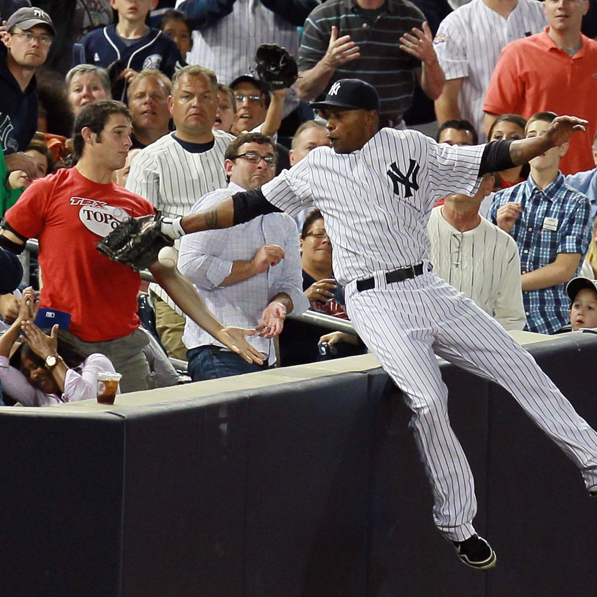Mets fan interferes during Yankees game with catch over wall