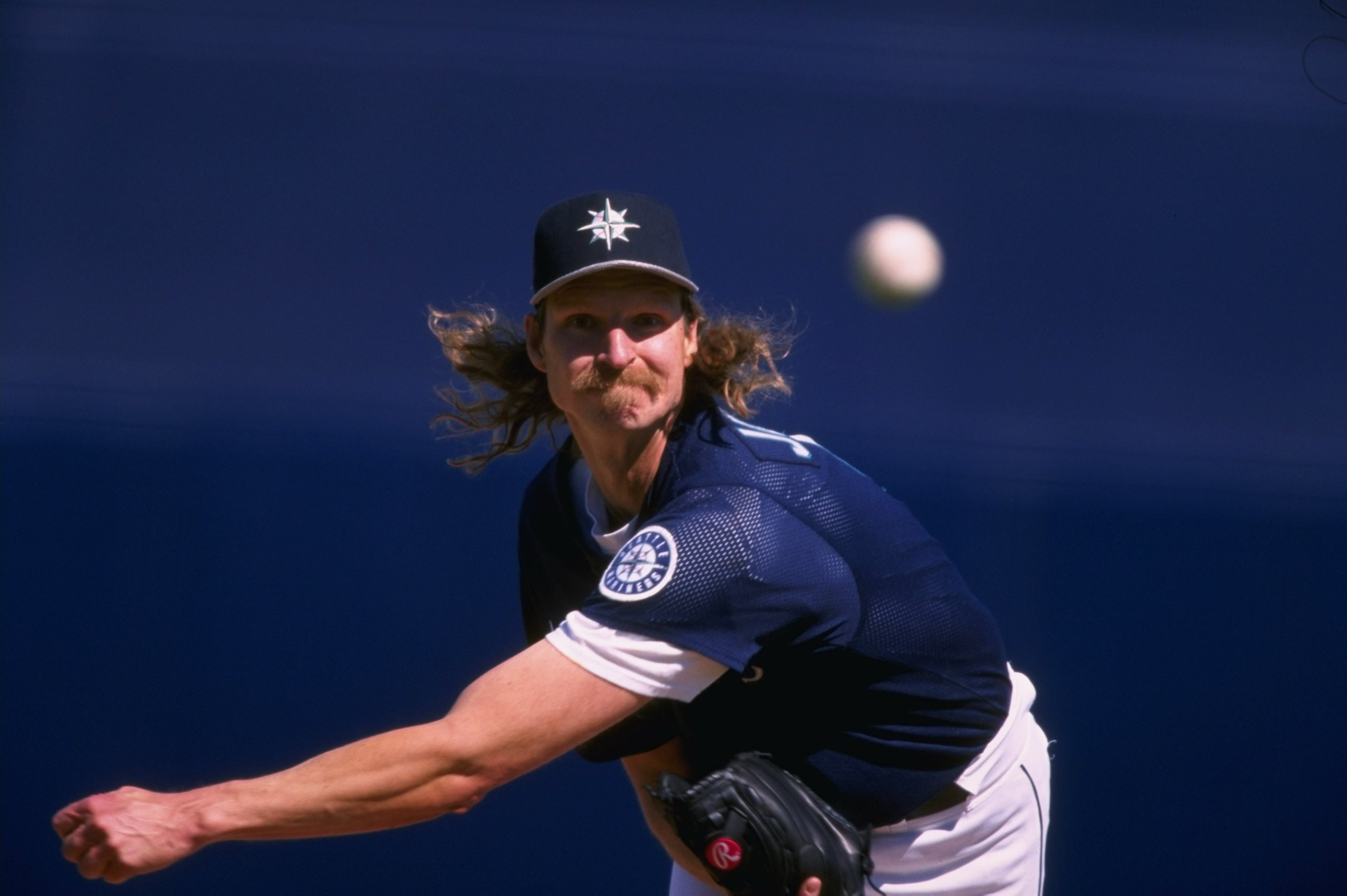 Randy Johnson buzzes John Kruk up high and then makes him look SILLY at  1993 All-Star Game! 