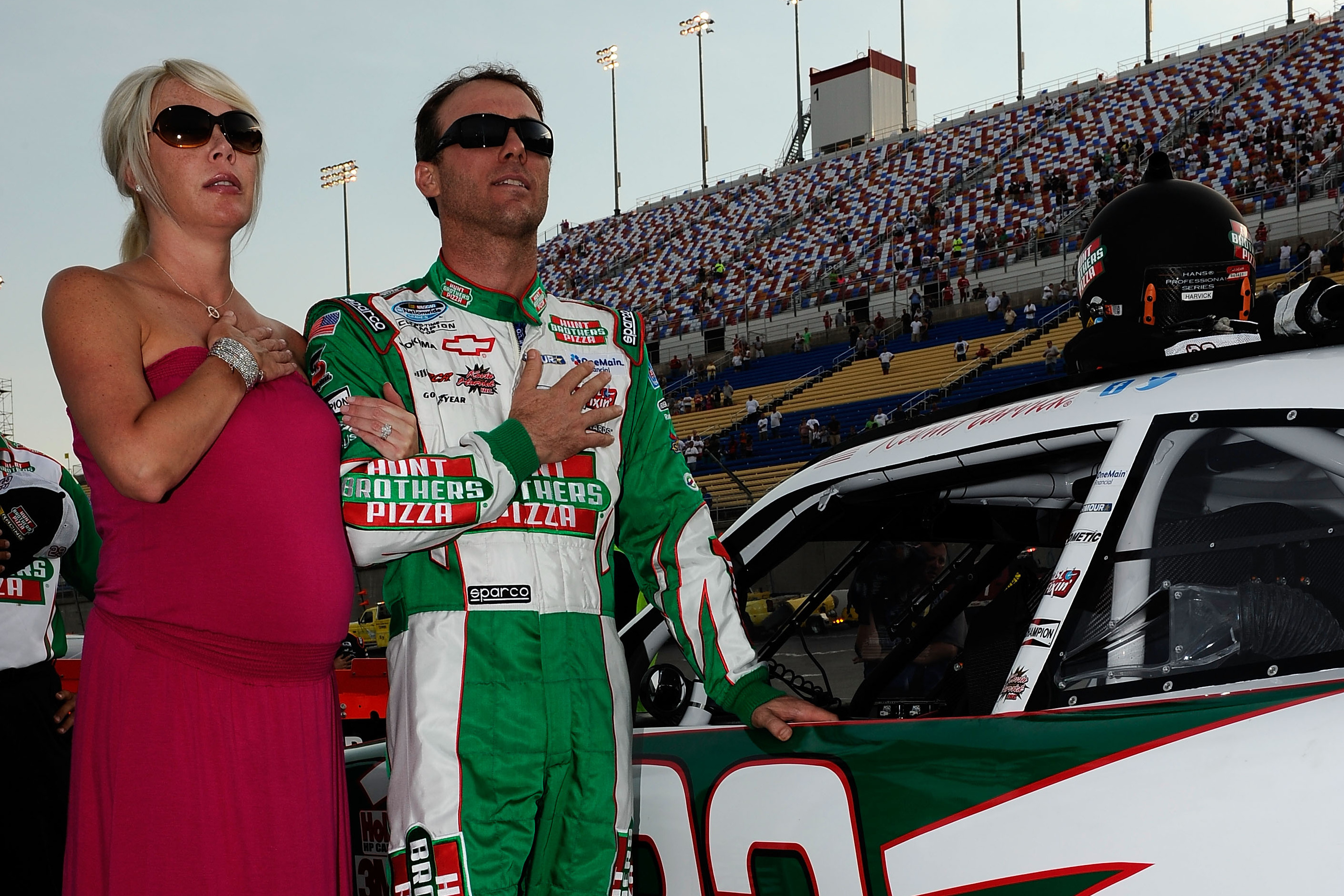 Delana Harvick's Instagram, Twitter & Facebook on IDCrawl