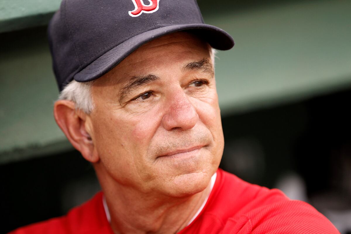 How Bobby Valentine Throwing Youkilis Under the Bus ...