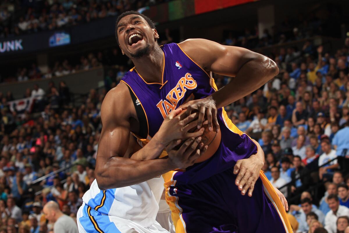 Dwight Howard Rumors Bynum Must Sign Extension with Cavs to Justify