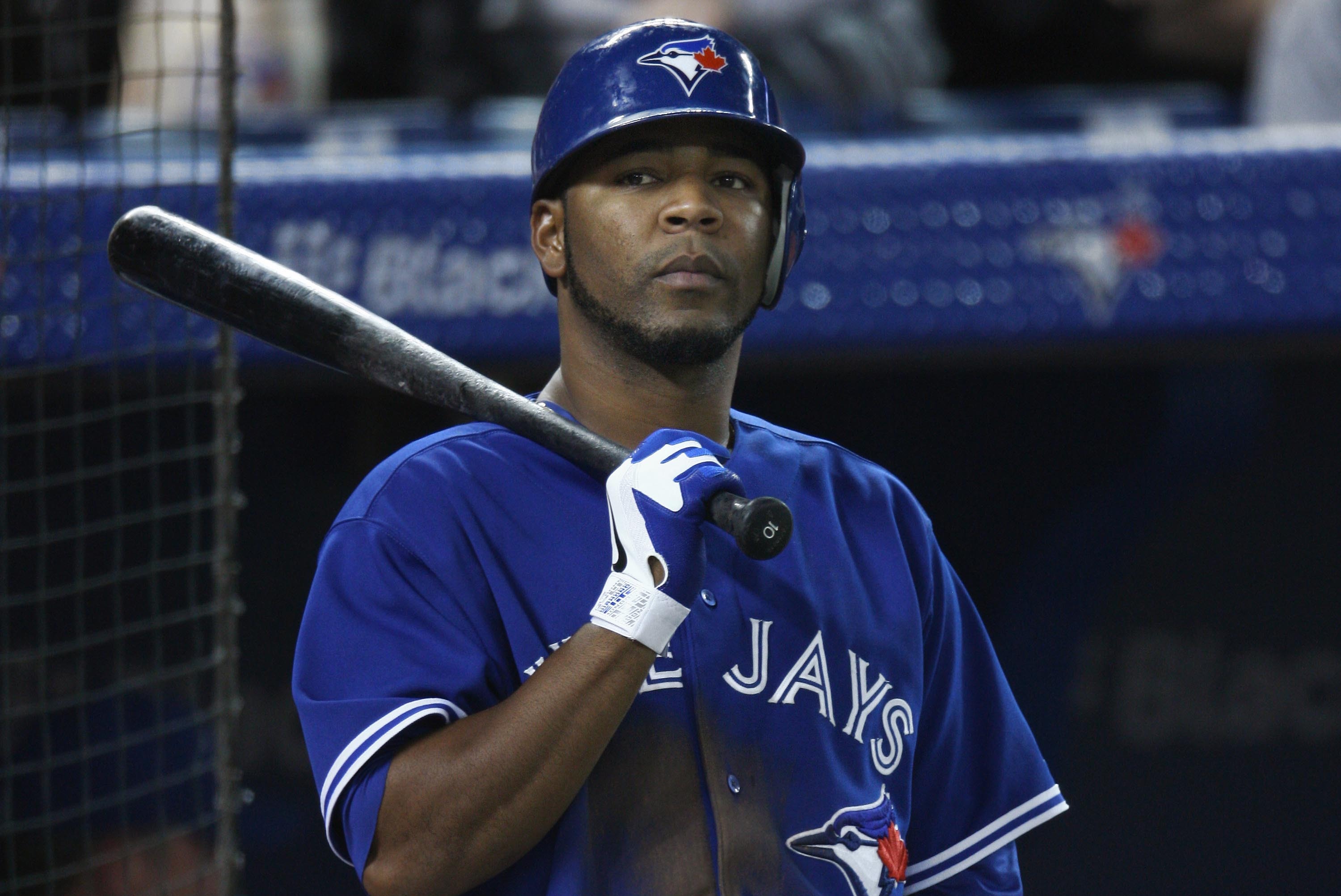 Blue Jays' Edwin Encarnacion suffers setback with quad injury