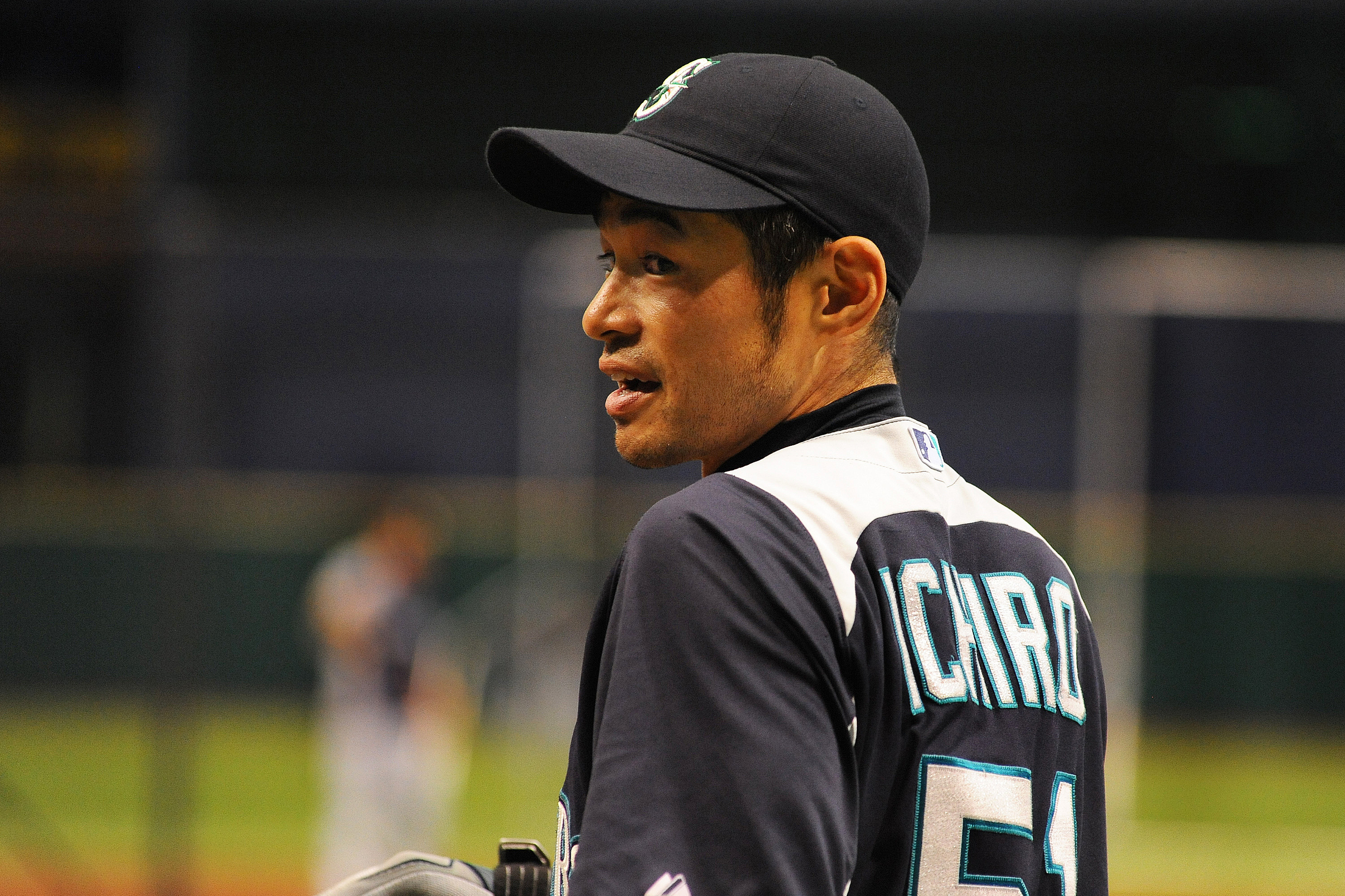 Seattle mariners ichiro suzuki walks hi-res stock photography and