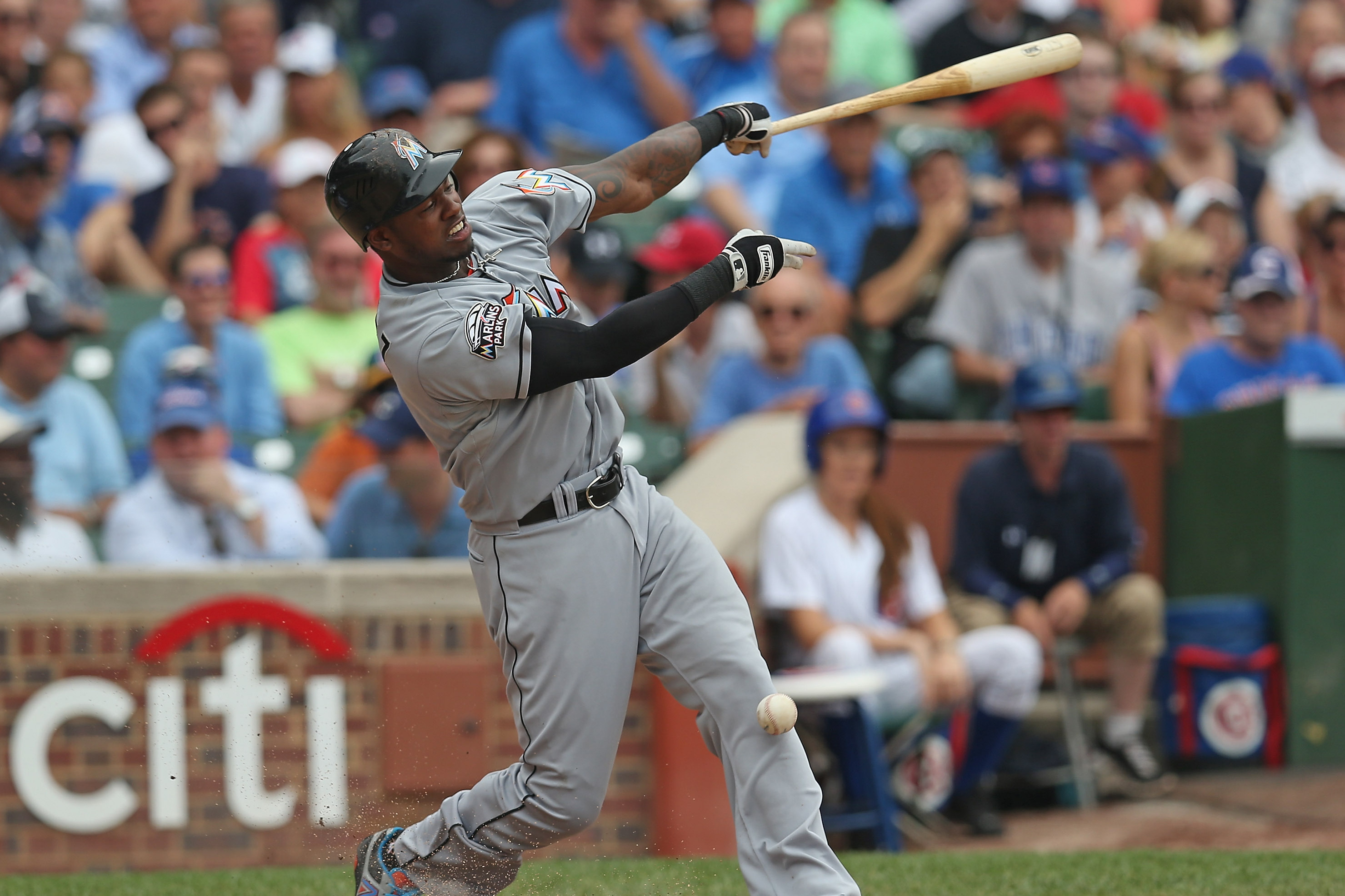 BOS@TOR: Pablo Sandoval breaks his belt while hitting 