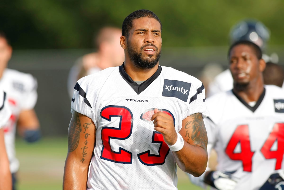 Why Fantasy Football Handcuffs Are Often a Total Waste of Your Roster Space