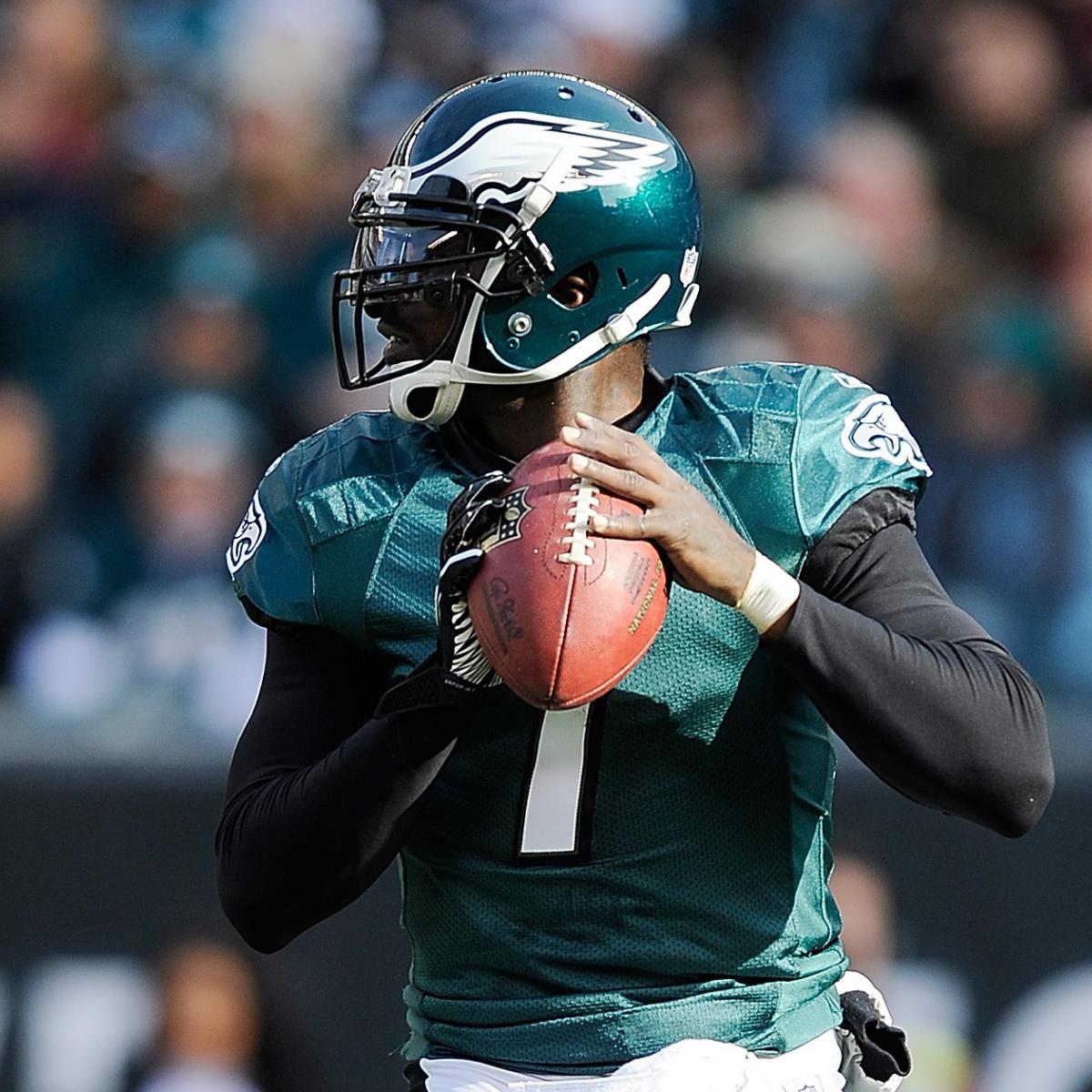 Michael Vick Exits First Preseason Game with Thumb Injury Bleacher Report Latest News
