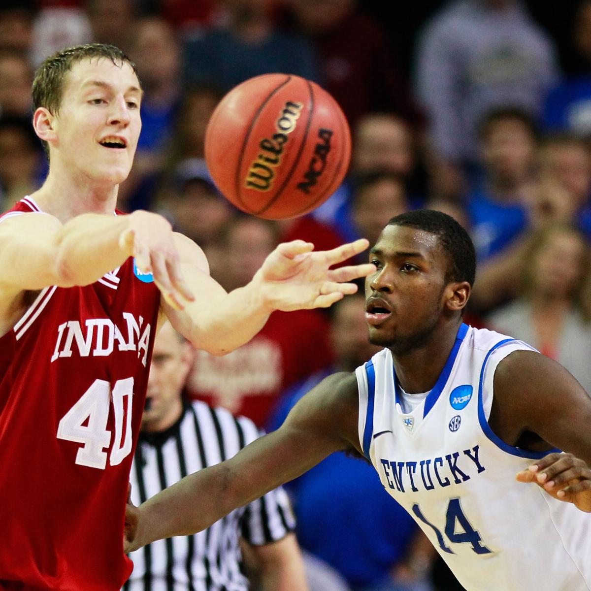 how many college basketball players are there in the world